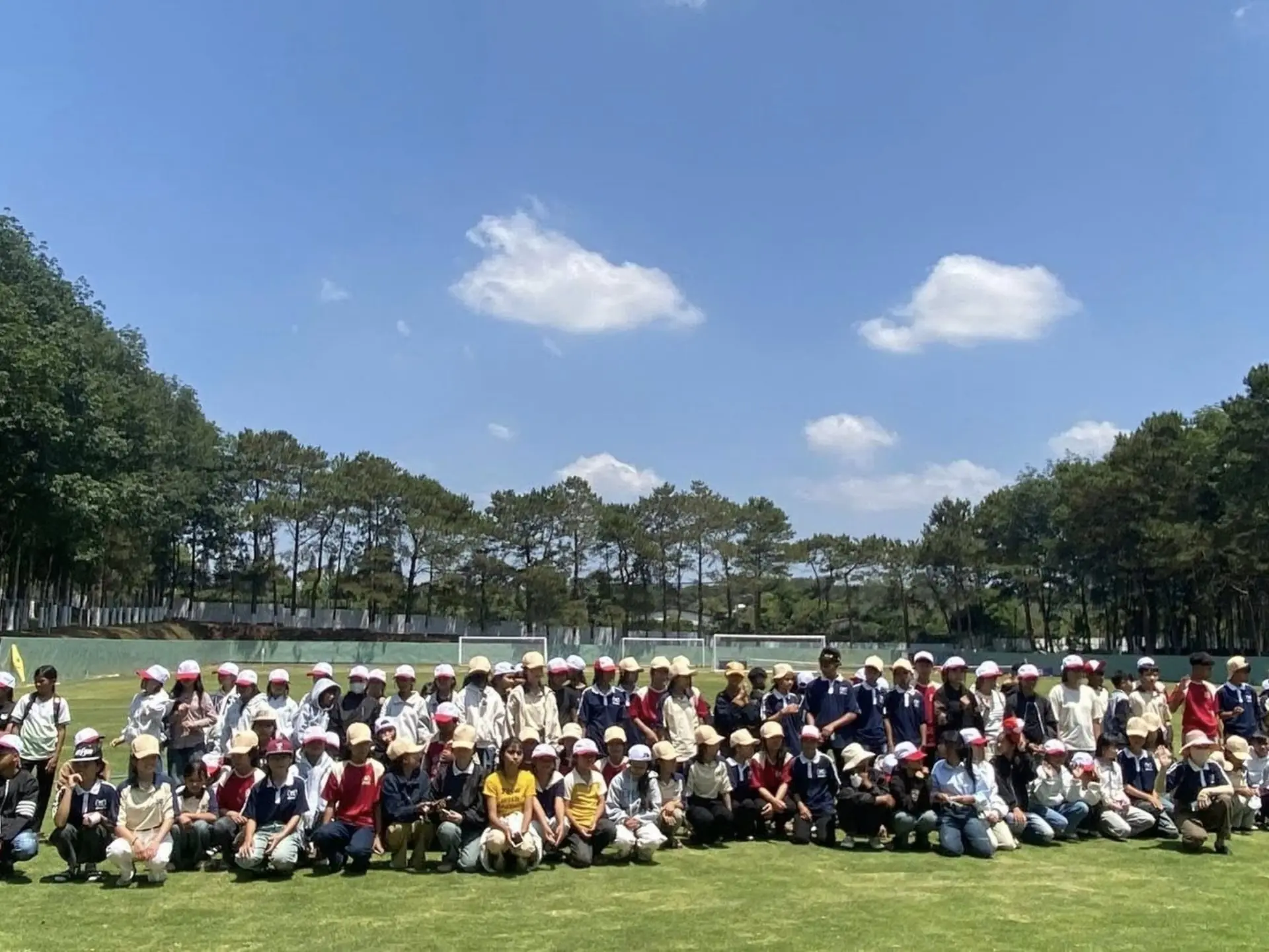 Học viện bóng đá Hoàng Anh Gia Lai vẫn đang hoạt động bóng đá và cho khách thăm quan trải nghiệm