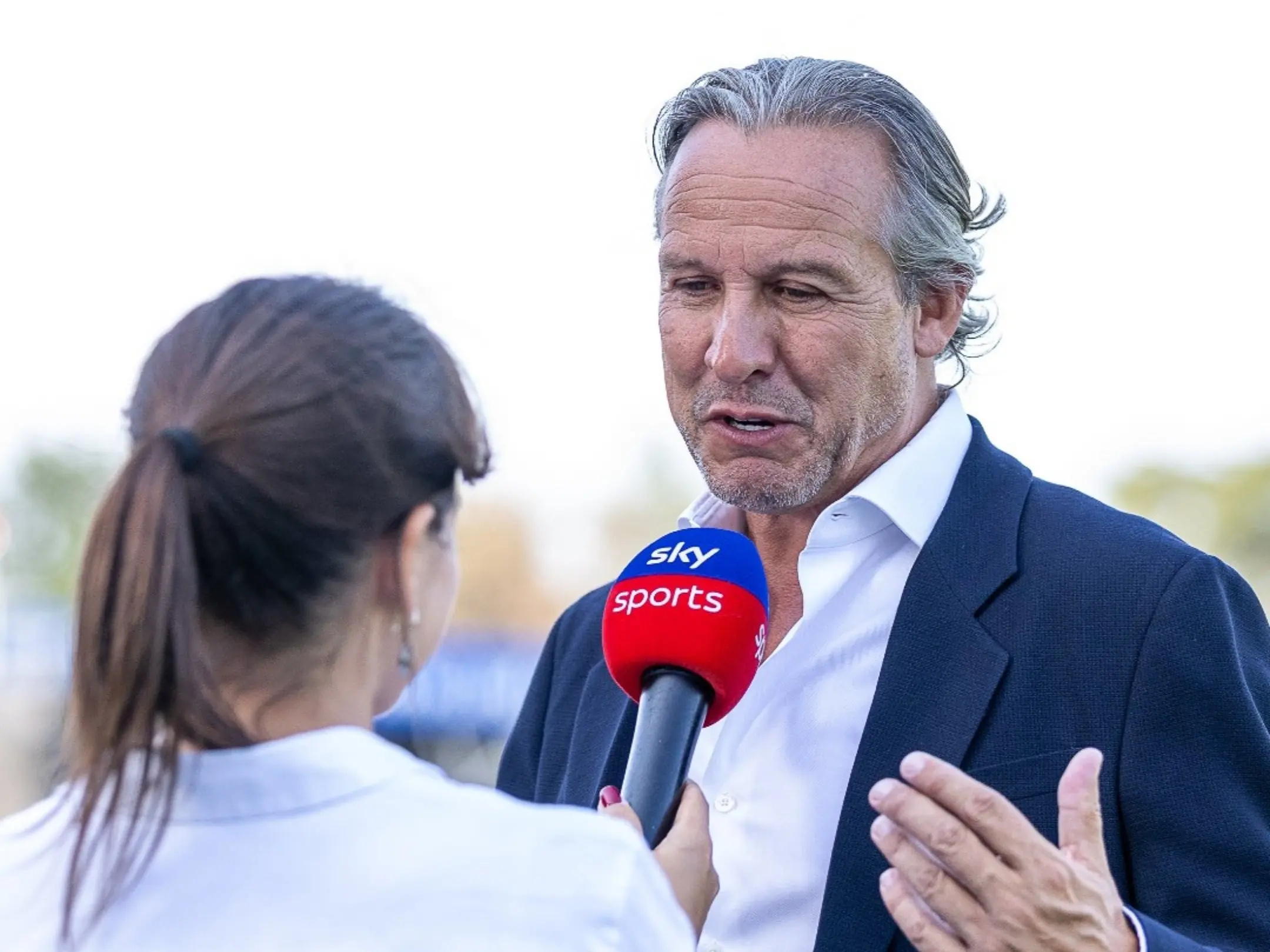 Chủ tịch của câu lạc bộ bóng đá Bromley là ông Robin Stanton-Gleaves
