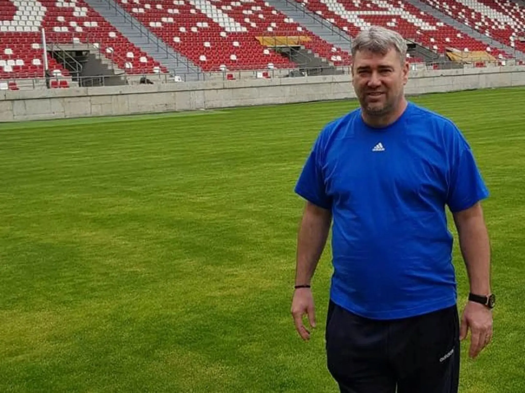 Chủ tịch của câu lạc bộ bóng đá UTA Arad là ông Florian Voinea 