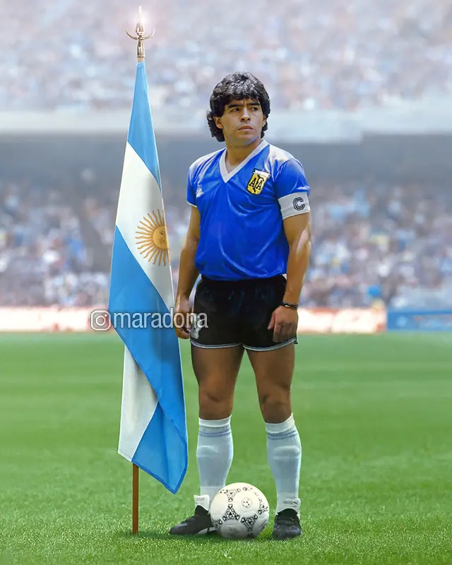 Diego Maradona: "Cậu bé vàng" và linh hồn của bóng đá