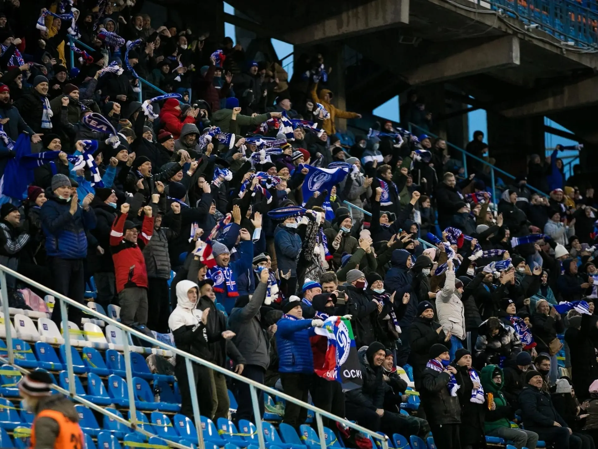 Các cổ động viên của câu lạc bộ Fakel Voronezh