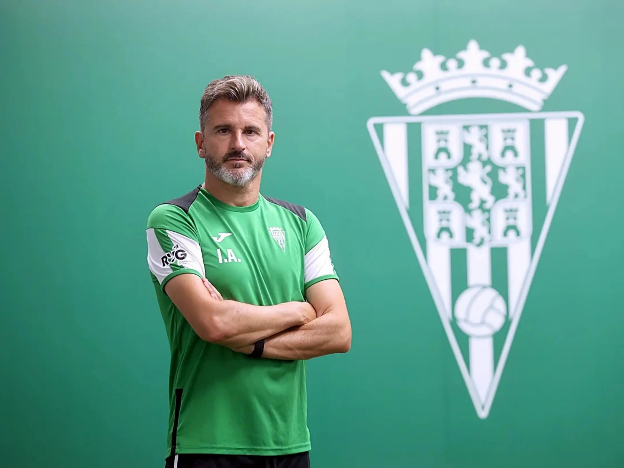 Huấn luyện viên hiện tại của câu lạc bộ bóng đá Córdoba là ông Iván Ania
