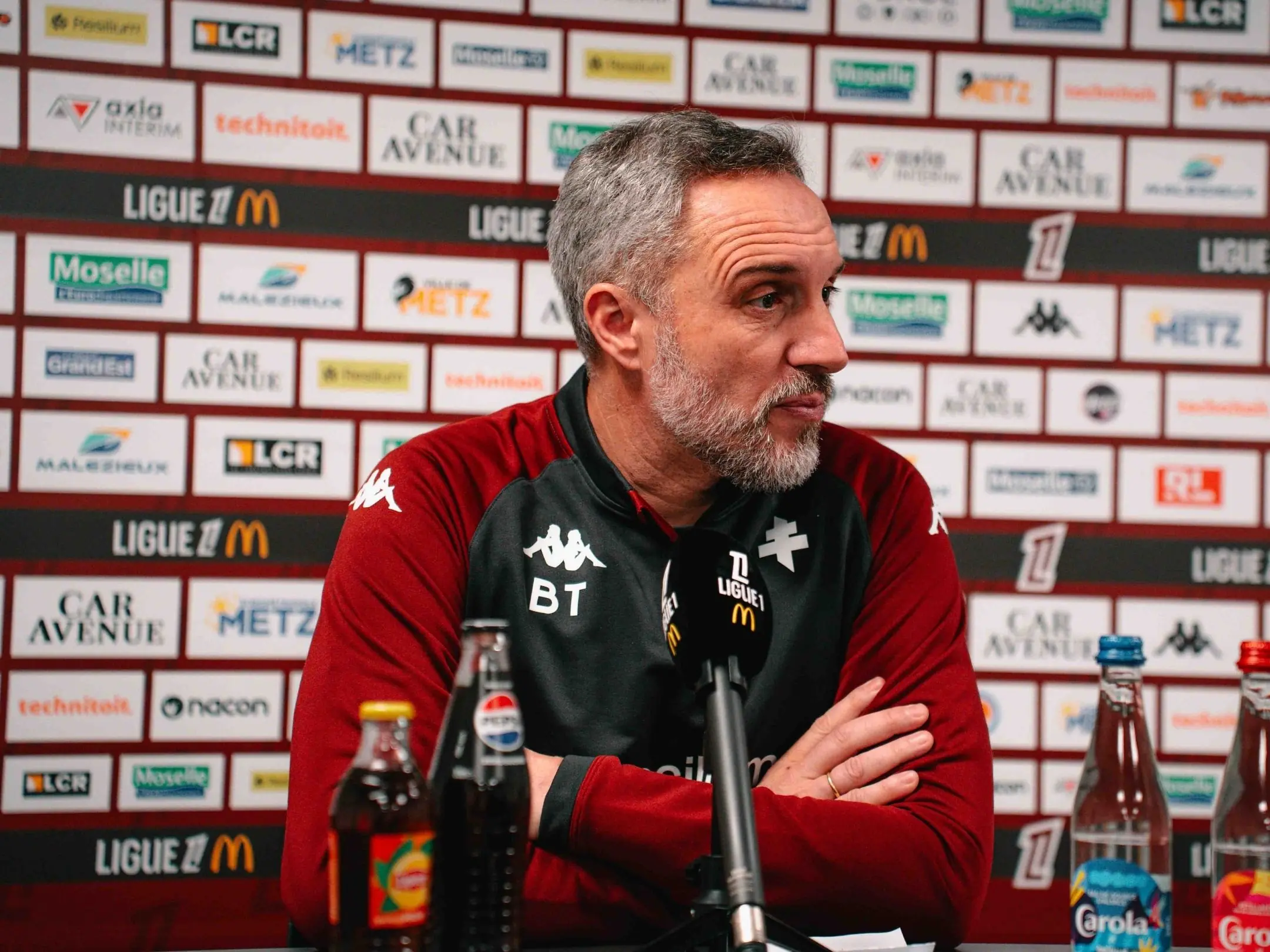 Huấn luyện viên hiện tại của câu lạc bộ bóng đá Metz là ông Benoit Tavenot 