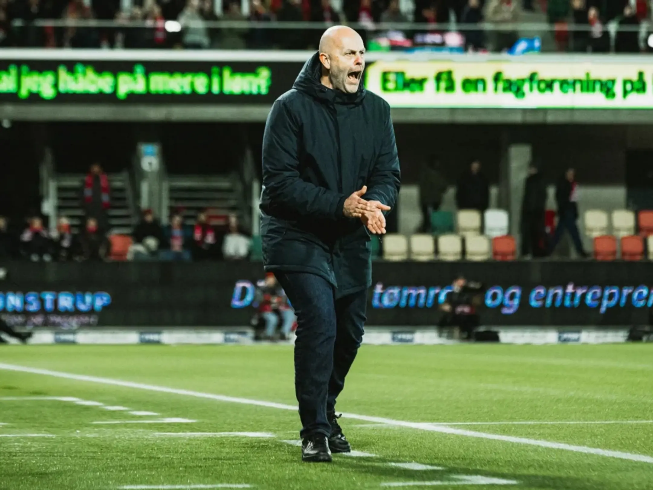 Câu lạc bộ bóng đá Vejle Boldklub, sắc đỏ De Røde đam mê và nhiệt huyết 3 Huấn luyện viên hiện tại của câu lạc bộ bóng đá Vejle là ông Claus Nørgaard