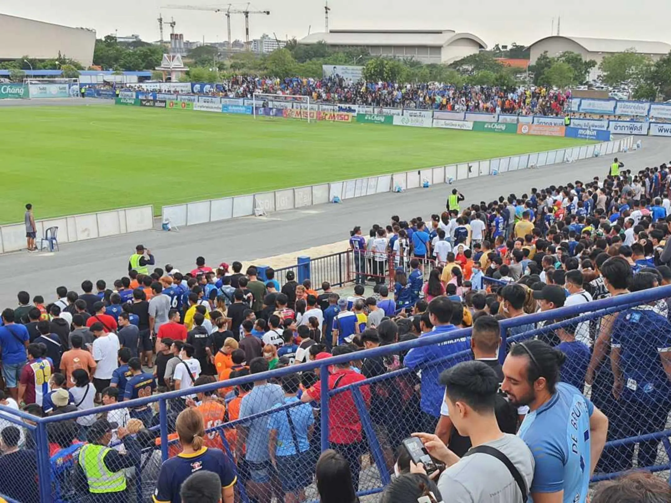 Câu lạc bộ bóng đá Nakhon Pathom United, chú hổ quả cảm và khát vọng vươn tầm 3 Sân nhà của câu lạc bộ bóng đá Nakhon Pathom United là sân vận động Nakhon Pathom Municipality Sport School