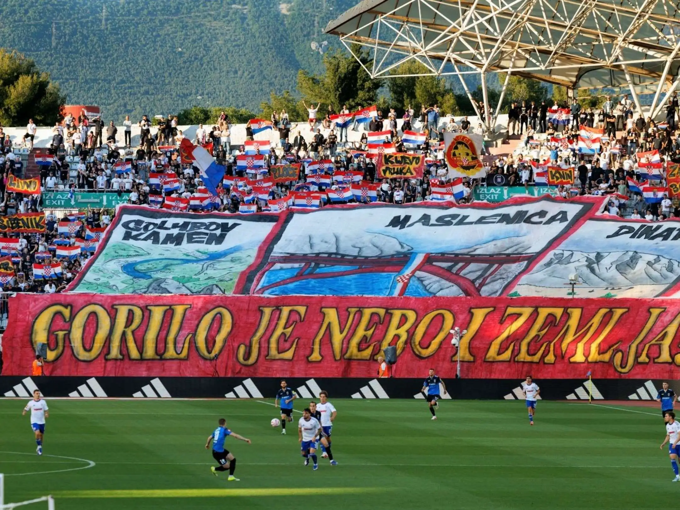 Các cổ động viên cuồng nhiệt của câu lạc bộ Hajduk Split FC