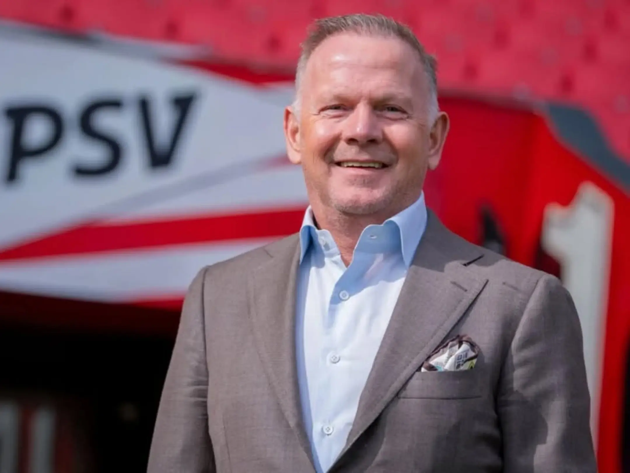 Câu lạc bộ bóng đá PSV Eindhoven: hành trình của một thế lực bóng đá 4 Chủ tịch câu lạc bộ bóng đá PSV Eindhoven là Robert van der Wallen.