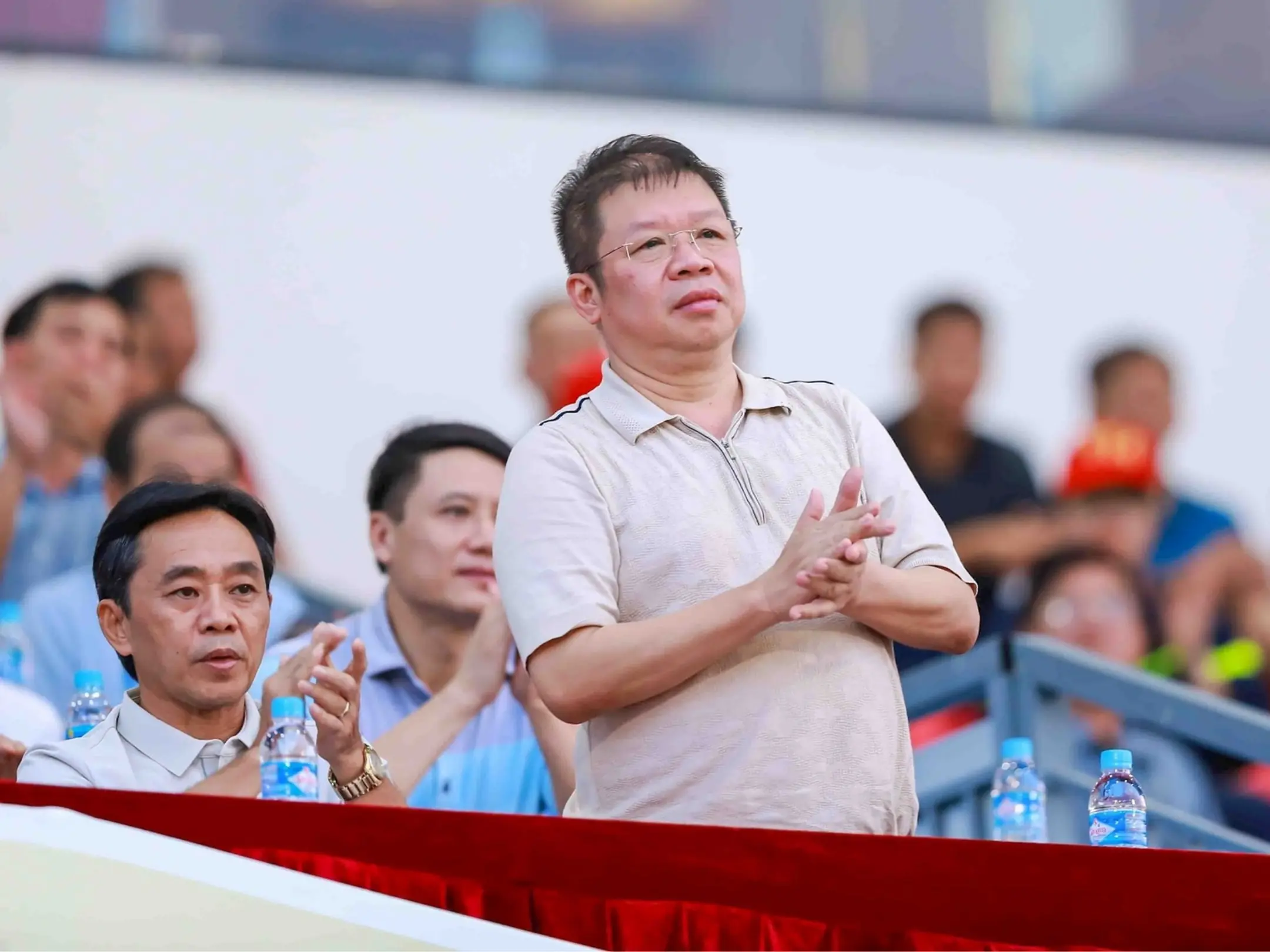 Chủ tịch của câu lạc bộ bóng đá Hồng Lĩnh Hà Tĩnh là ông Phạm Hoành Sơn
