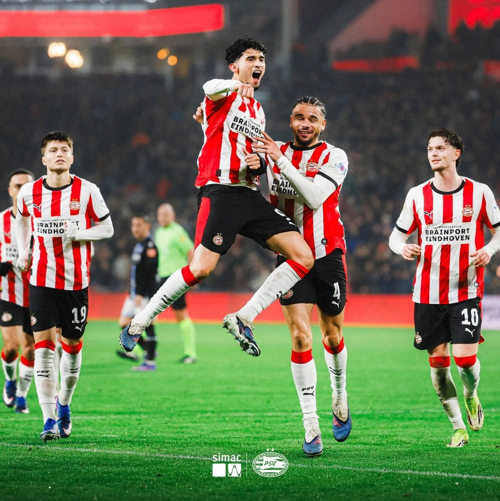 Câu lạc bộ bóng đá PSV Eindhoven: hành trình của một thế lực bóng đá 2 PSV Eindhoven đang rất thành công tại giải vô địch quốc gia Hà Lan