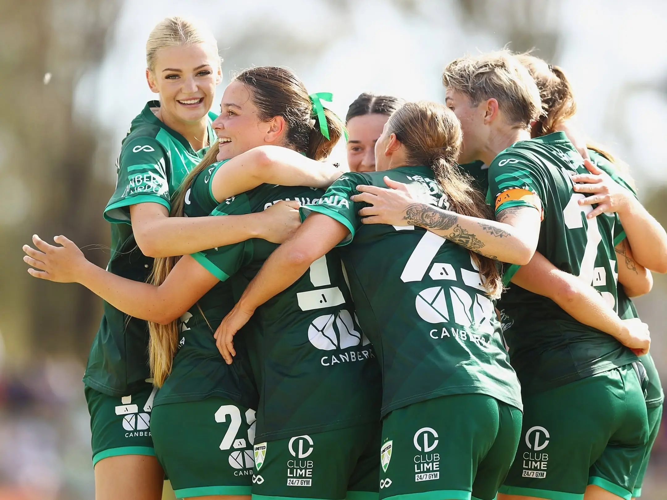 Sắc xanh lá mạ truyền thống của câu lạc bộ Canberra United FC