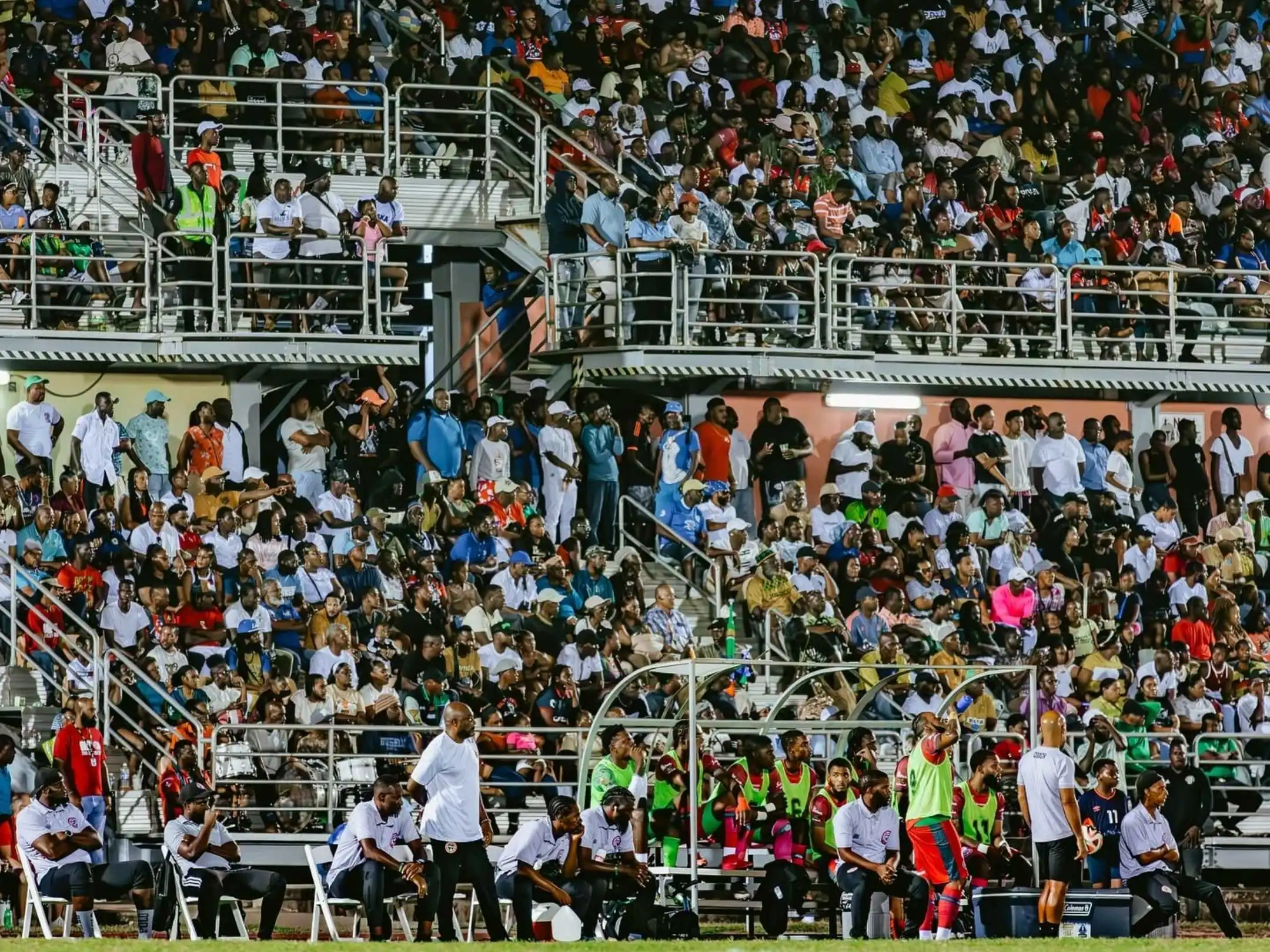 Câu lạc bộ bóng đá Montego Bay United: Biểu tượng bóng đá vùng biển Jamaica 5 Các cổ động viên cuồng nhiệt của câu lạc bộ bóng đá Montego Bay United