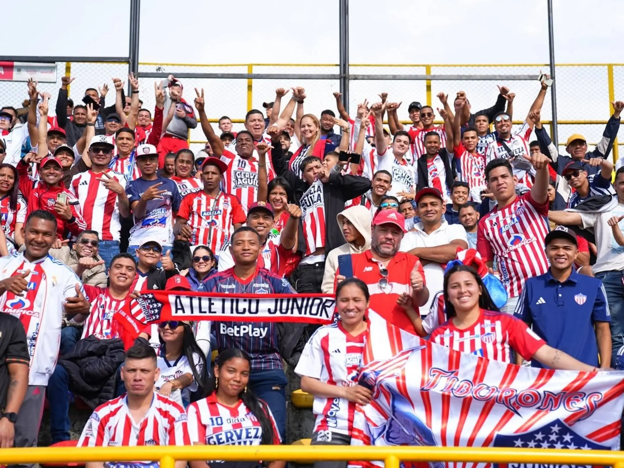 Câu lạc bộ bóng đá Junior: Khi Estadio Metropolitano Roberto Meléndez rực lên trong sắc đỏ trắng 6 Các cổ động viên cuồng nhiệt của câu lạc bộ Junior