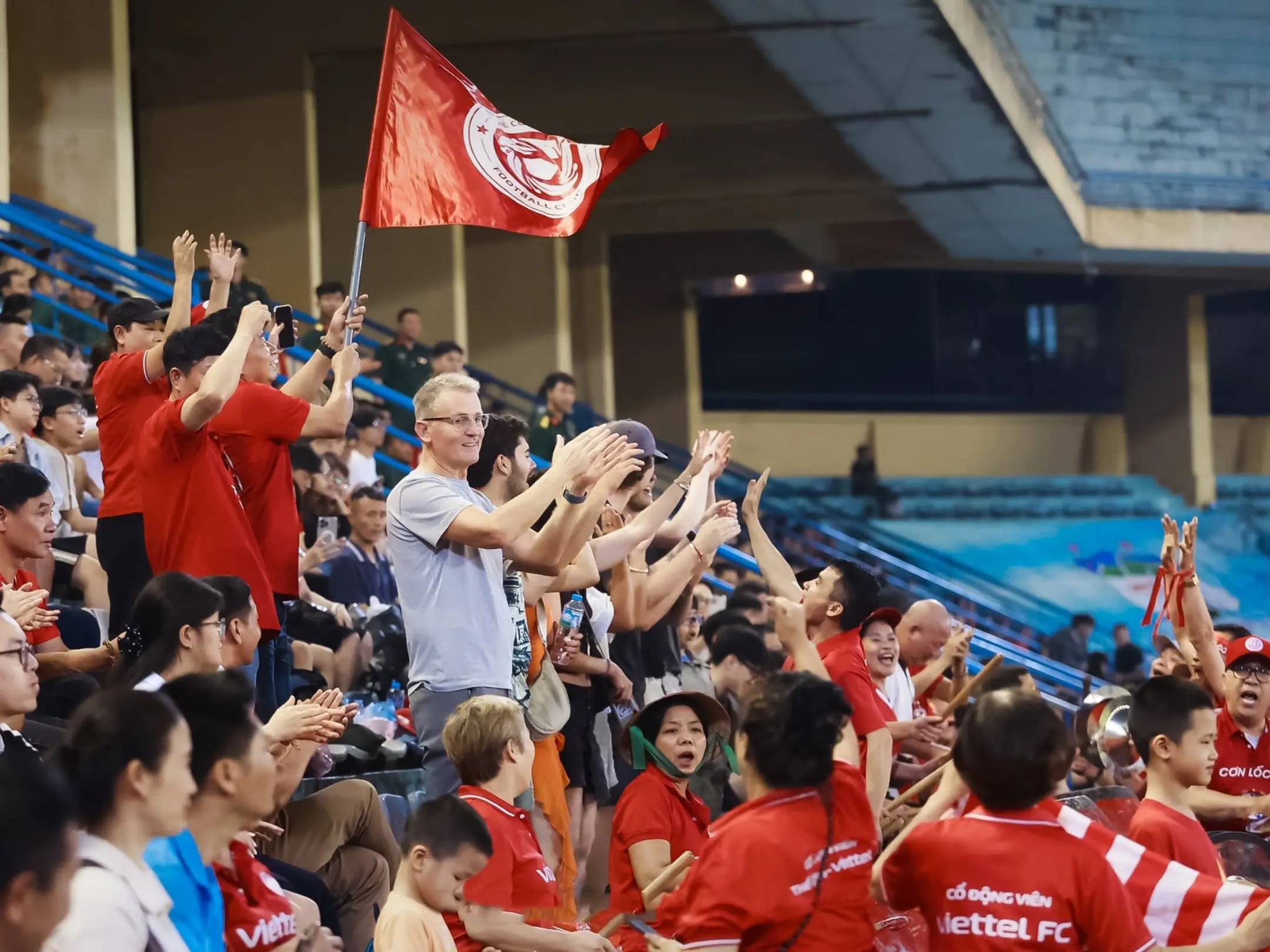 Câu lạc bộ bóng đá Thể Công – Viettel 2026: khôi phục lịch sử vẻ vang 11 Các cổ động viên nước ngoài cũng được trải nghiệm các trận đấu của Thể Công – Viettel