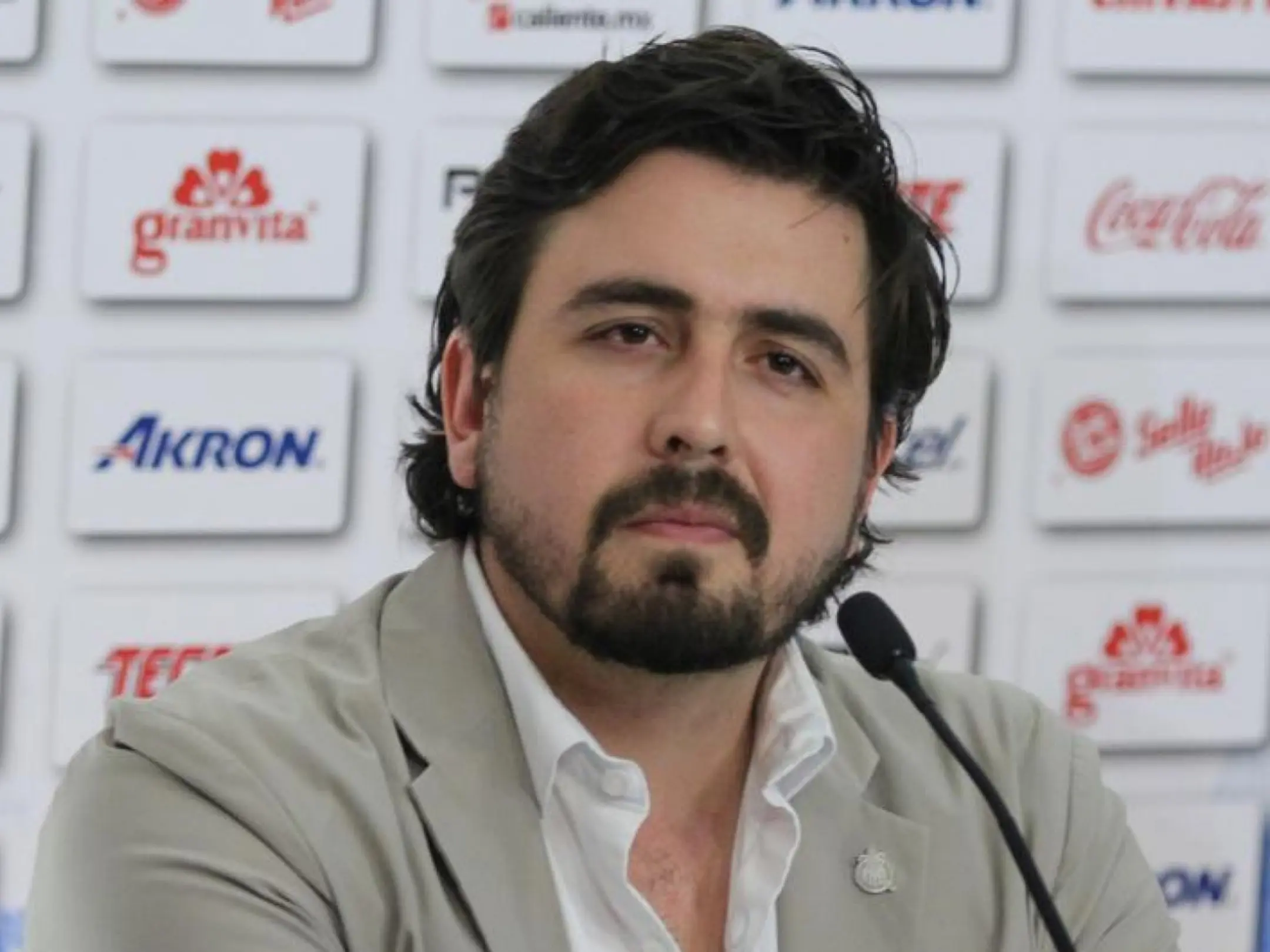 Chủ tịch câu lạc bộ bóng đá Chivas Guadalajara là Amaury Vergara.