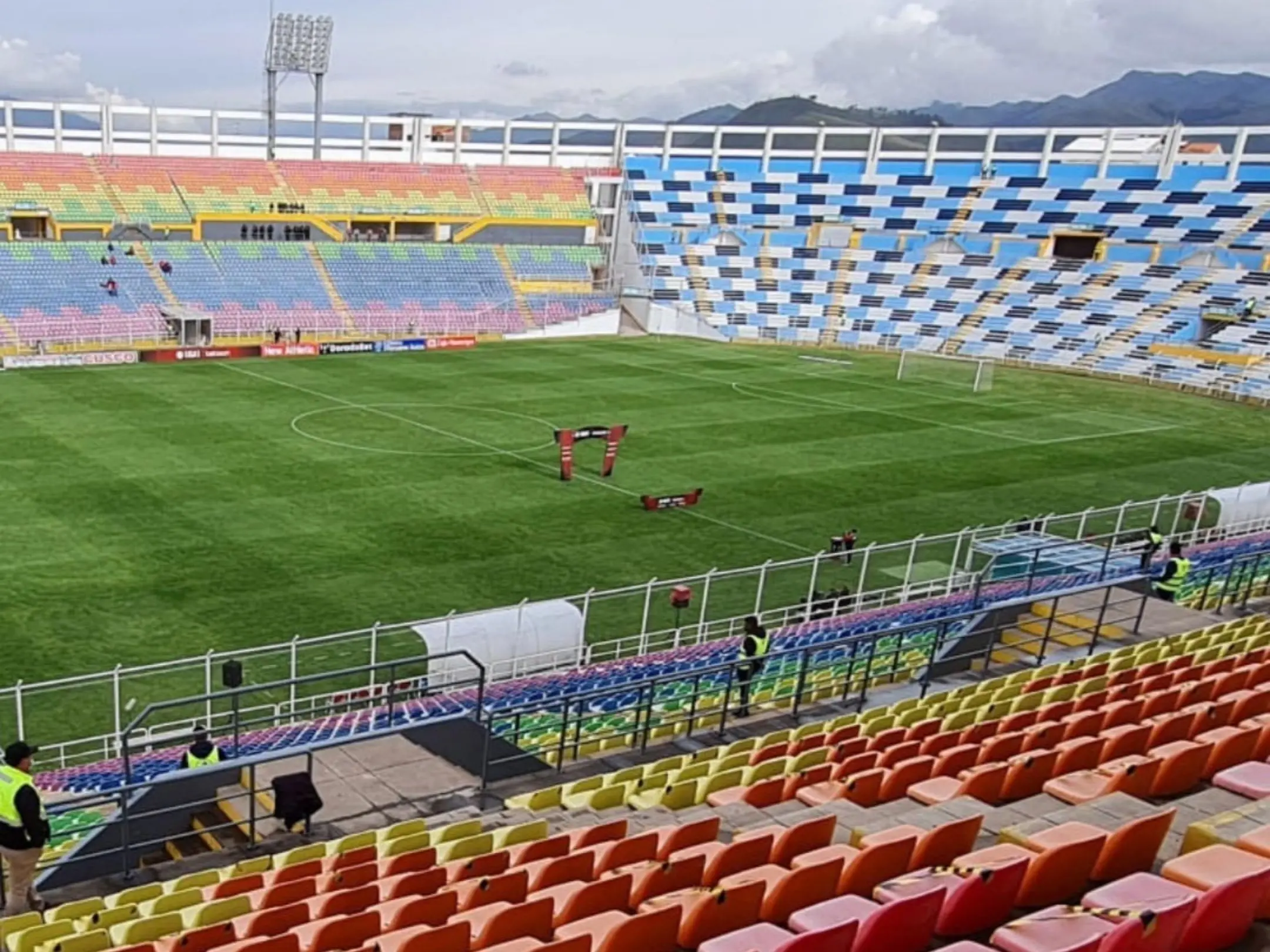 Quang cảnh bên trong sân vận động Estadio Inca Garcilaso de la Vega.