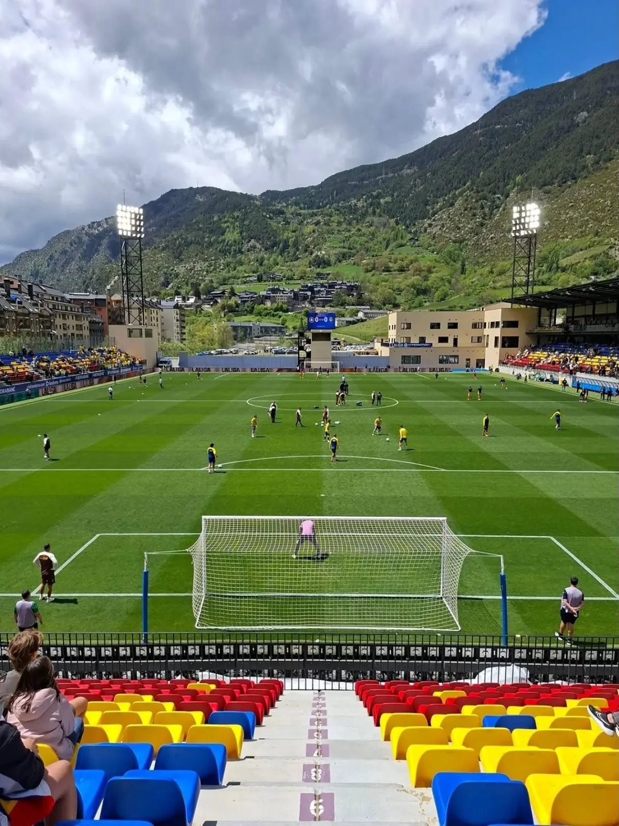 Quang cảnh bên trong sân vận động Nou Estadi Encamp.