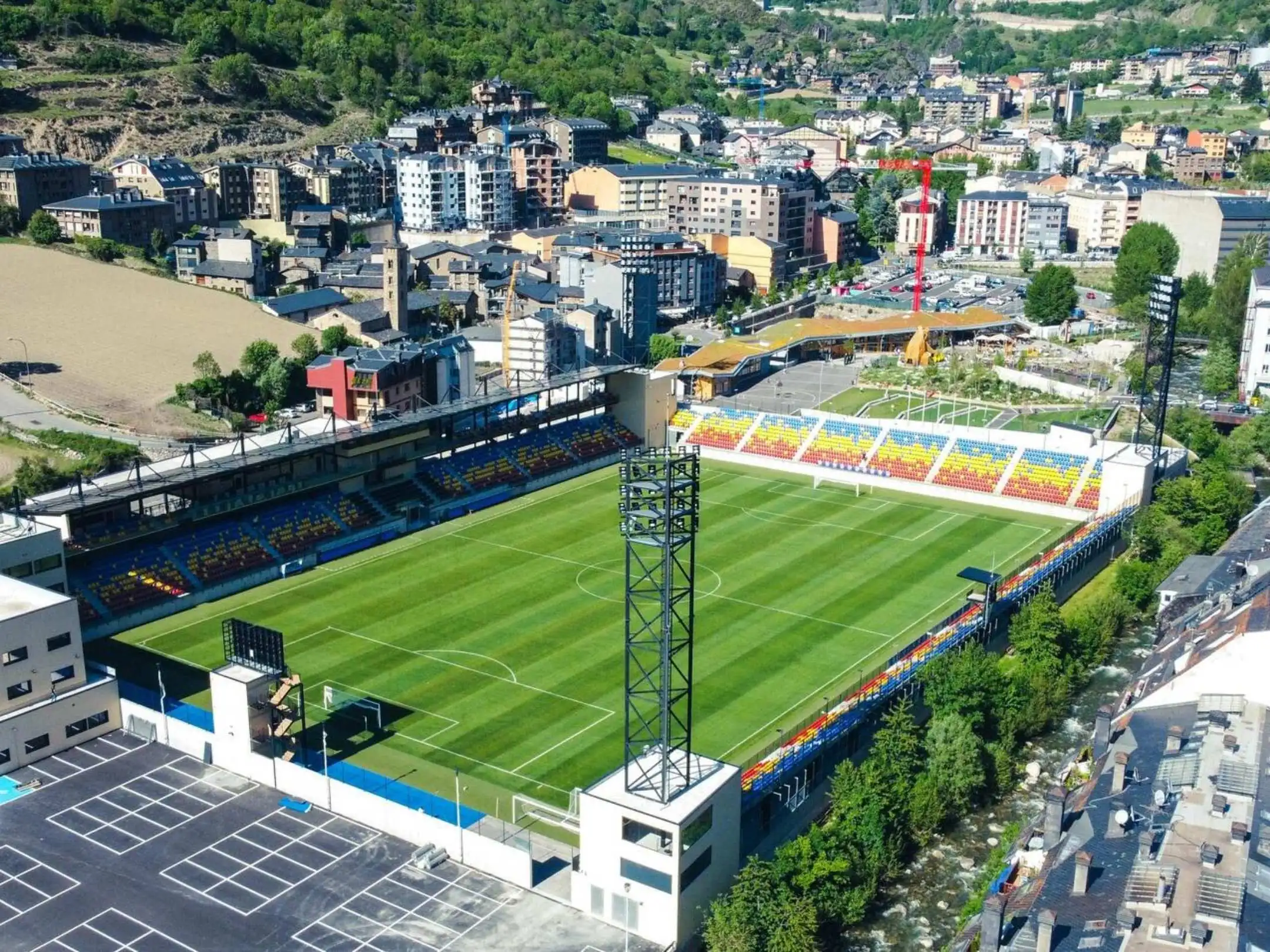 Sân nhà của câu lạc bộ bóng đá FC Andorra là sân vận động Nou Estadi Encamp.