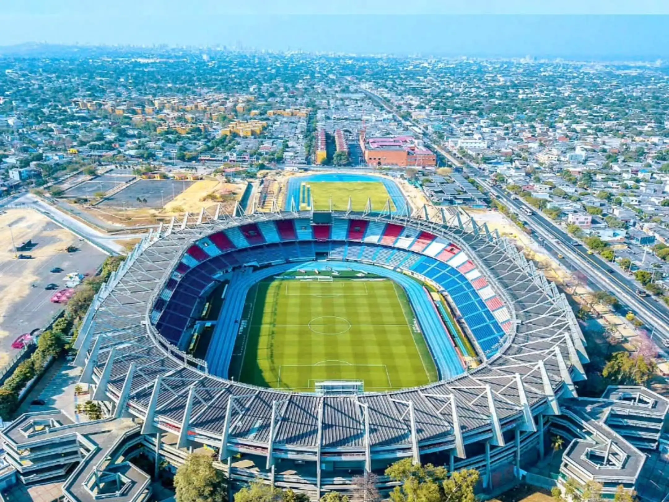 Câu lạc bộ bóng đá Junior: Khi Estadio Metropolitano Roberto Meléndez rực lên trong sắc đỏ trắng 4 Sân nhà của câu lạc bộ bóng đá Junior là sân vận động Estadio Metropolitano Roberto Meléndez.