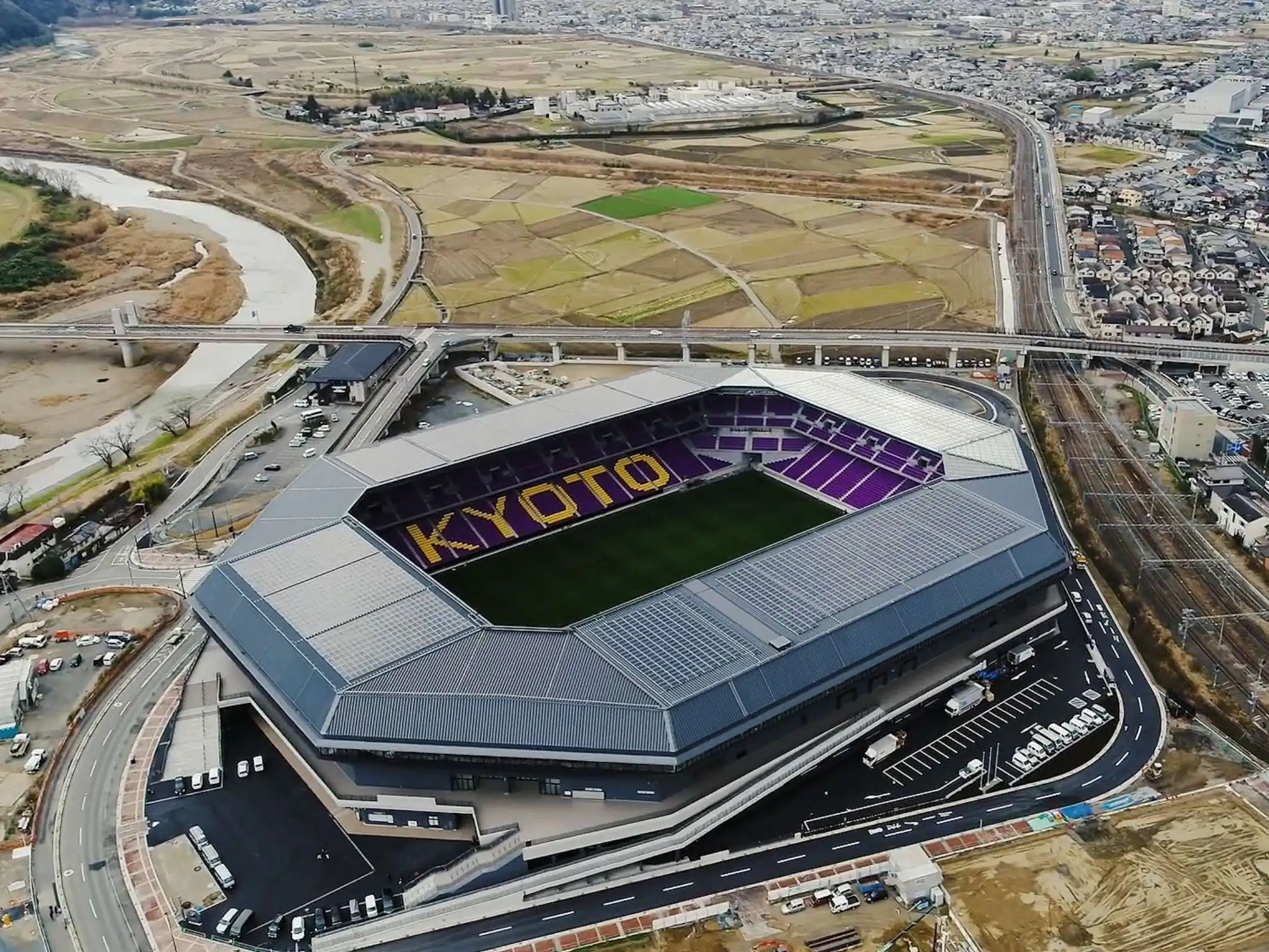 Câu lạc bộ bóng đá Kyoto Sanga: Sắc tím giữa lòng cố đô 4 Sân nhà của câu lạc bộ bóng đá Kyoto Sanga là sân vận động Sanga Stadium by KYOCERA.