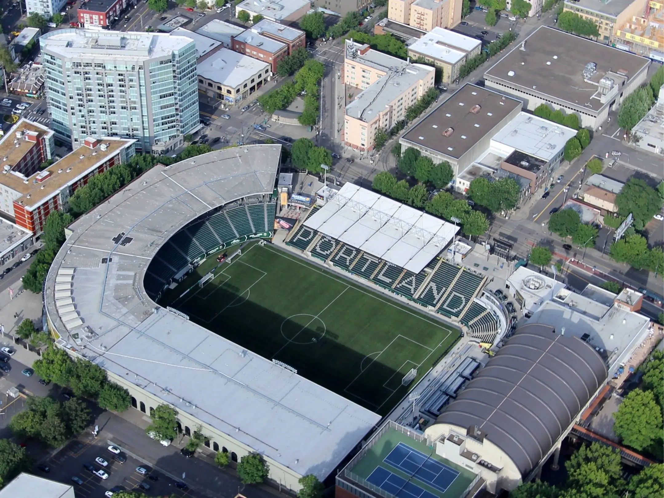 Sân nhà của câu lạc bộ bóng đá Portland Timbers 2 là sân vận động Providence Park.