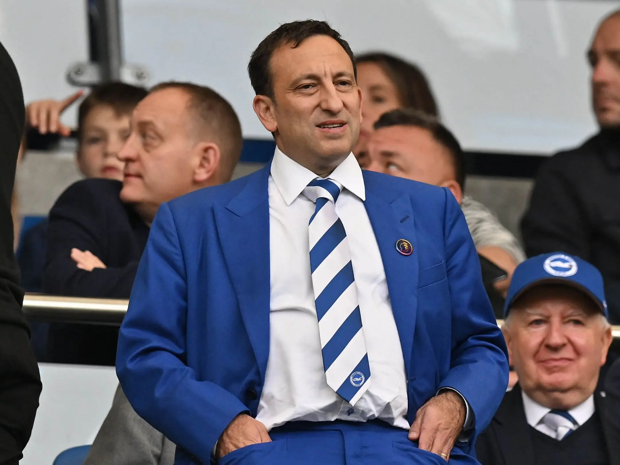Câu lạc bộ bóng đá Brighton & Hove Albion: Sự hồi sinh 3 Chủ tịch của câu lạc bộ Brighton & Hove Albion là Tony Bloom.