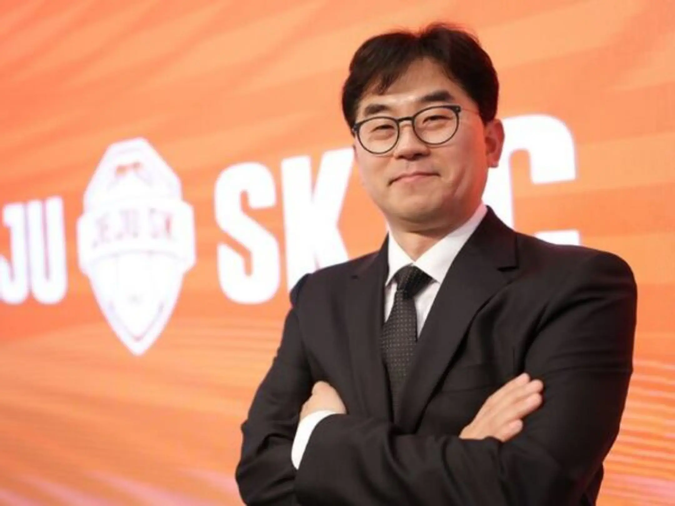 Câu lạc bộ bóng đá Jeju United: Khát vọng từ đảo ngọc 4 Chủ tịch của câu lạc bộ Jeju United là Cho Ja-ryong
