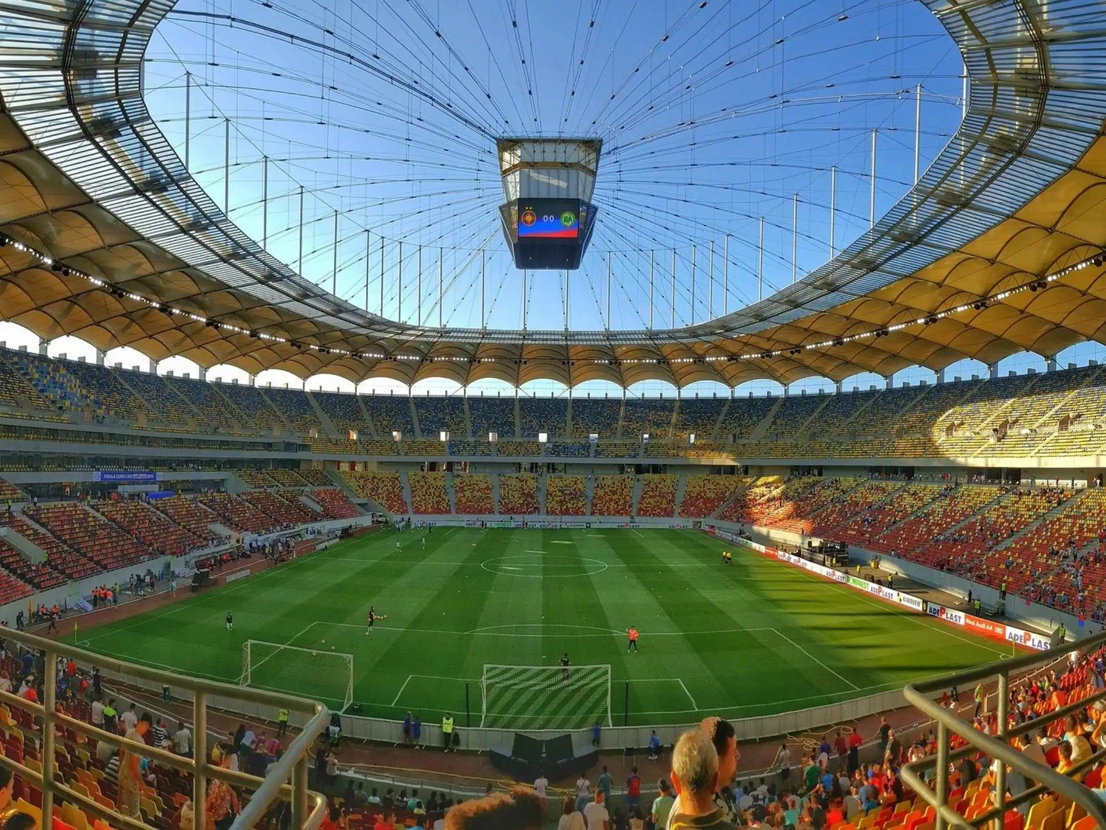 Câu lạc bộ bóng đá FCSB: Khi National Arena rực sáng trong sắc đỏ xanh huyền thoại 5 Quang cảnh bên trong sân vận động National Arena