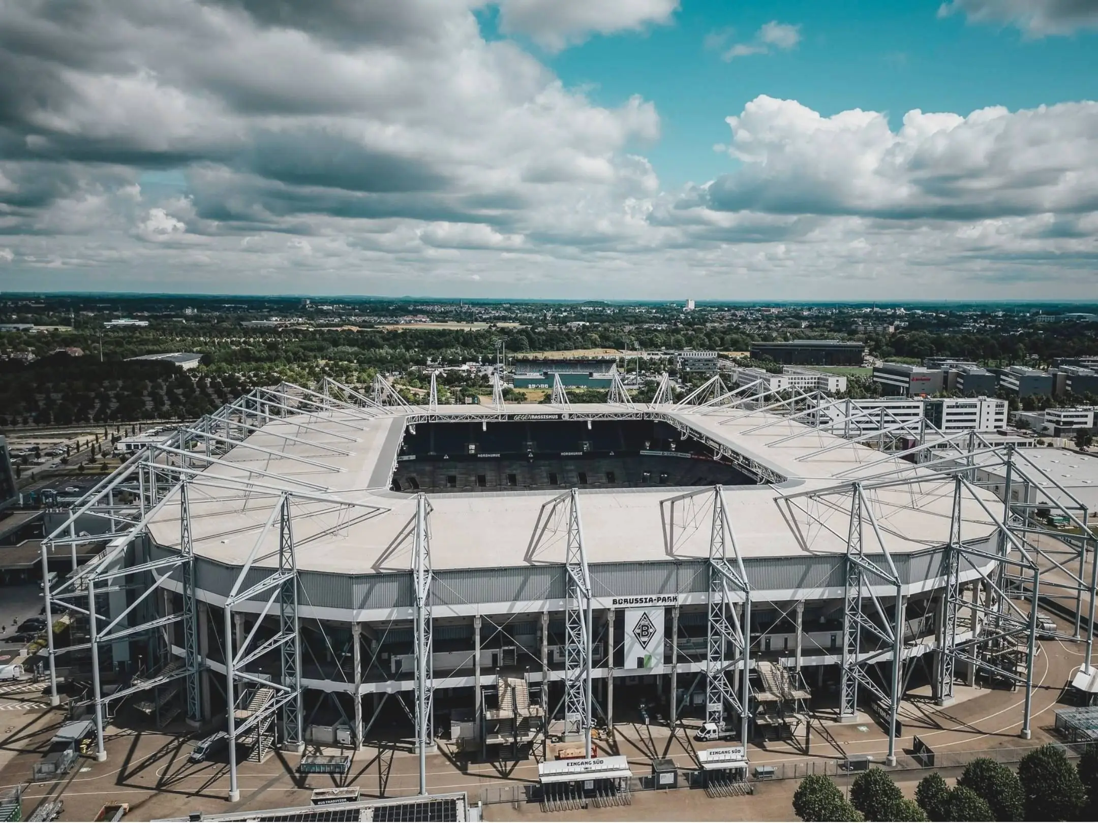Câu lạc bộ bóng đá Aston Villa: Tượng đài thức giấc 5 Sân nhà của câu lạc bộ bóng đá Aston Villa là sân vận động Villa Park.