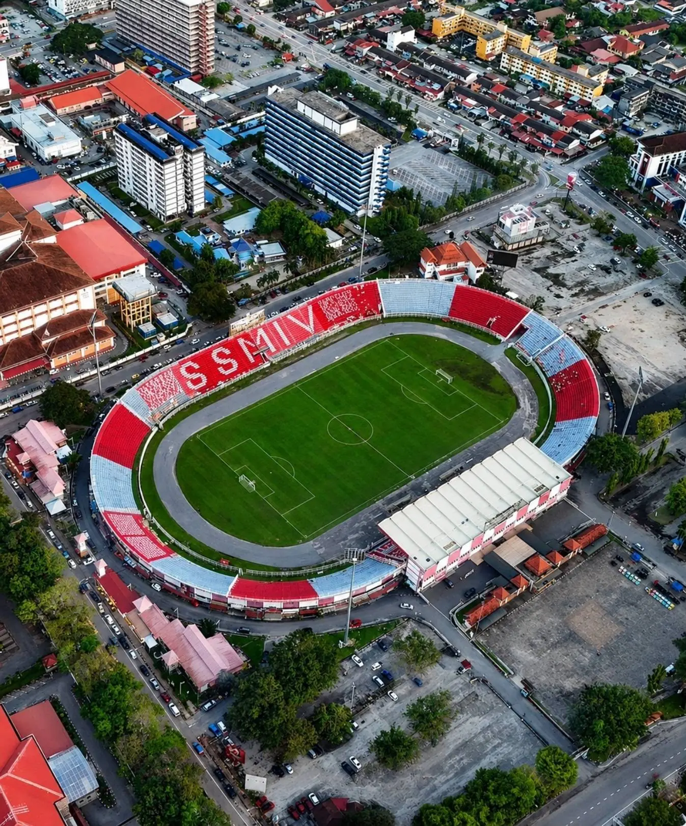 Câu lạc bộ bóng đá Kelantan United: Hành trình The Real Warriors 4 Sân nhà của câu lạc bộ bóng đá Kelantan United là sân vận động Sultan Muhammad IV Stadium.