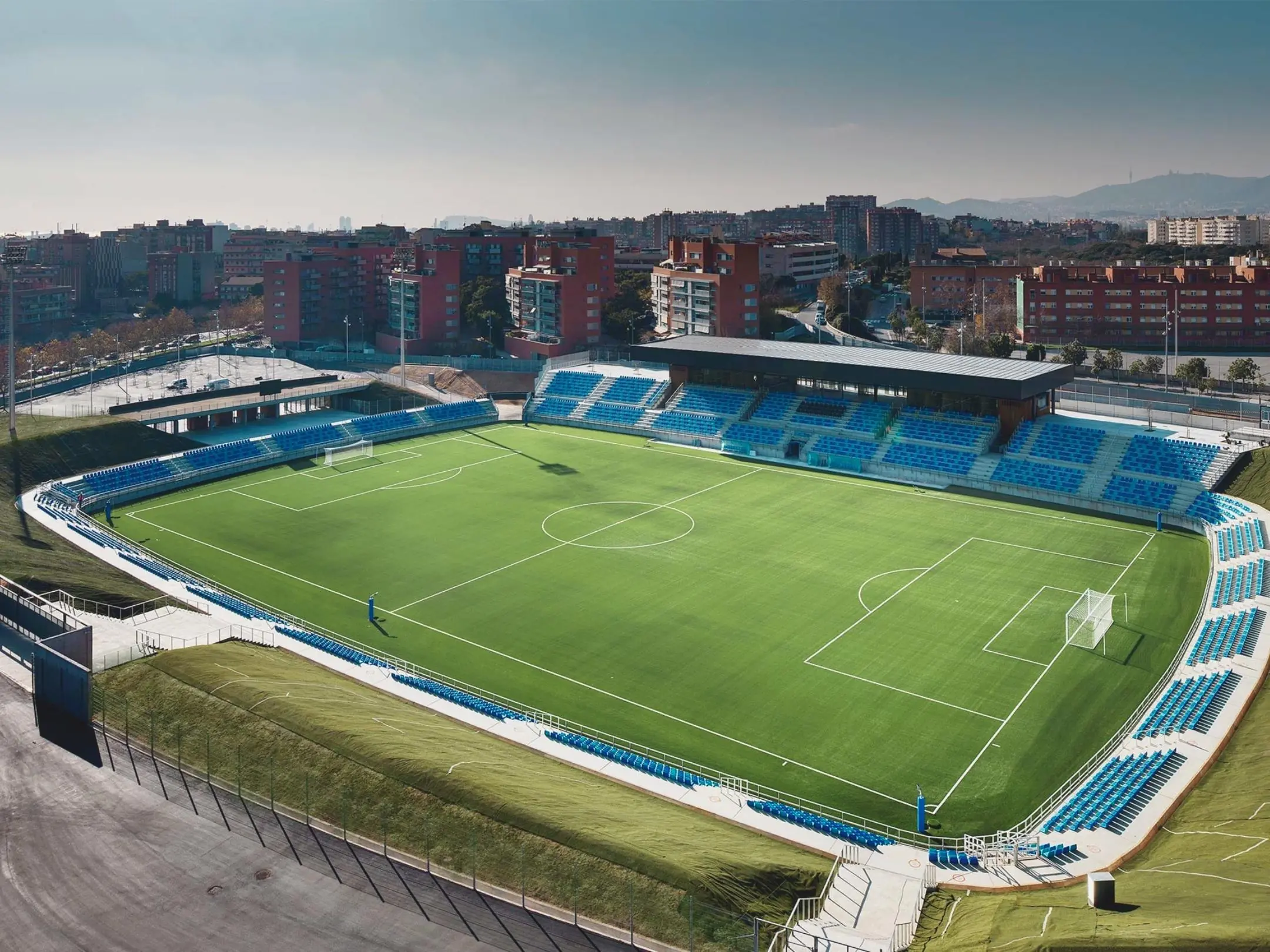 Câu lạc bộ bóng đá Levante Badalona: Khi Badalona có một câu chuyện bóng đá nữ để kể 4 Sân nhà của câu lạc bộ bóng đá Levante Badalona là sân vận động Estadi Municipal de Badalona.