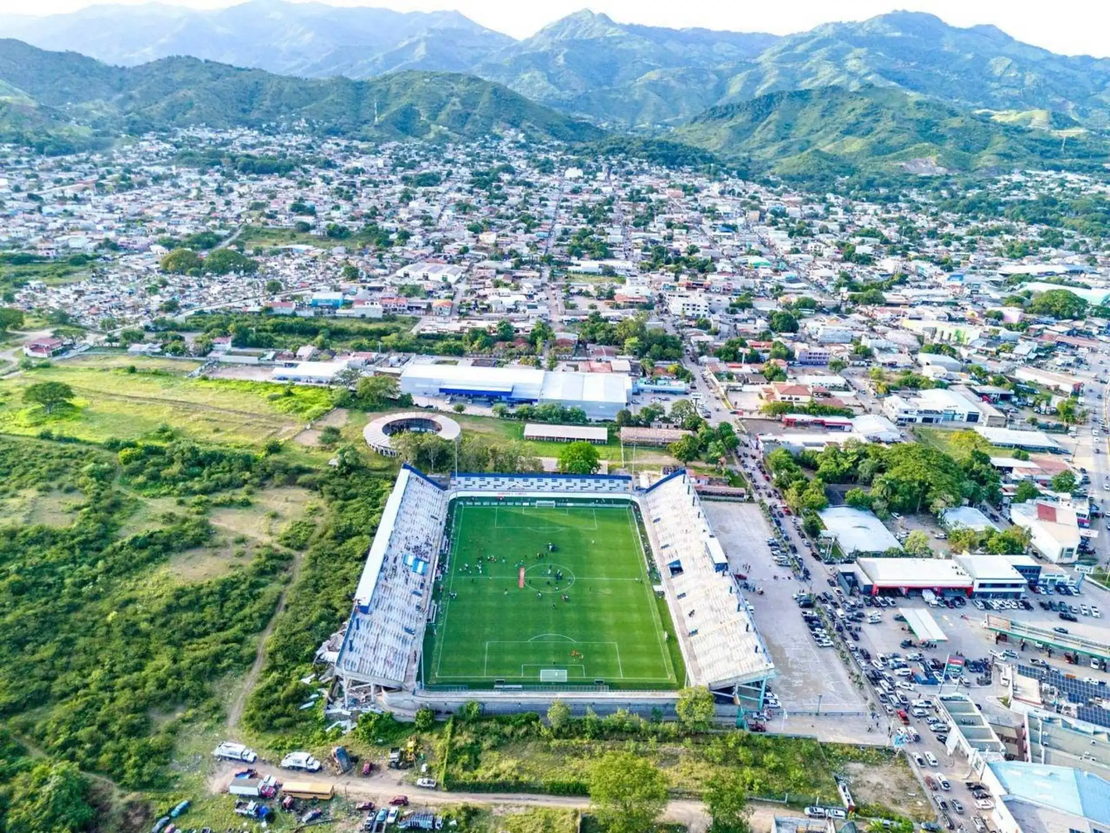 Câu lạc bộ bóng đá Olancho FC: Niềm tự hào Honduras 4 Sân nhà của câu lạc bộ bóng đá Olancho FC là Juan Ramón Brevé Vargas