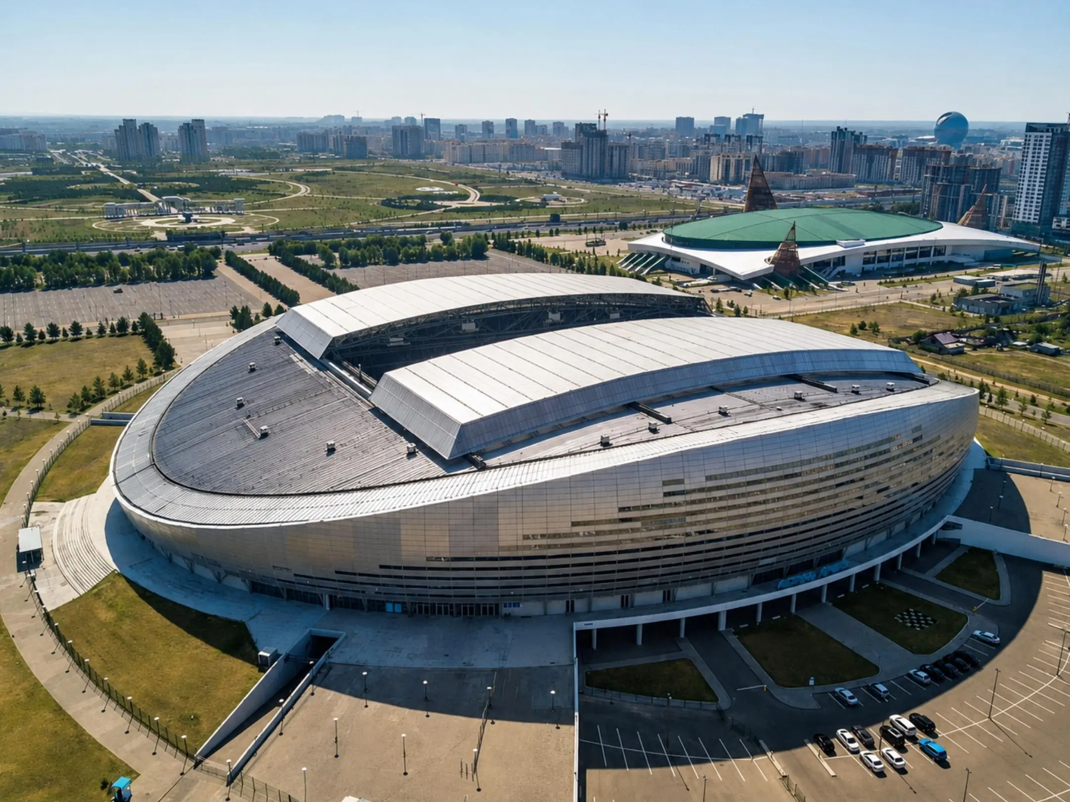 Sân nhà của câu lạc bộ bóng đá Zhenis là sân vận động Astana Arena.
