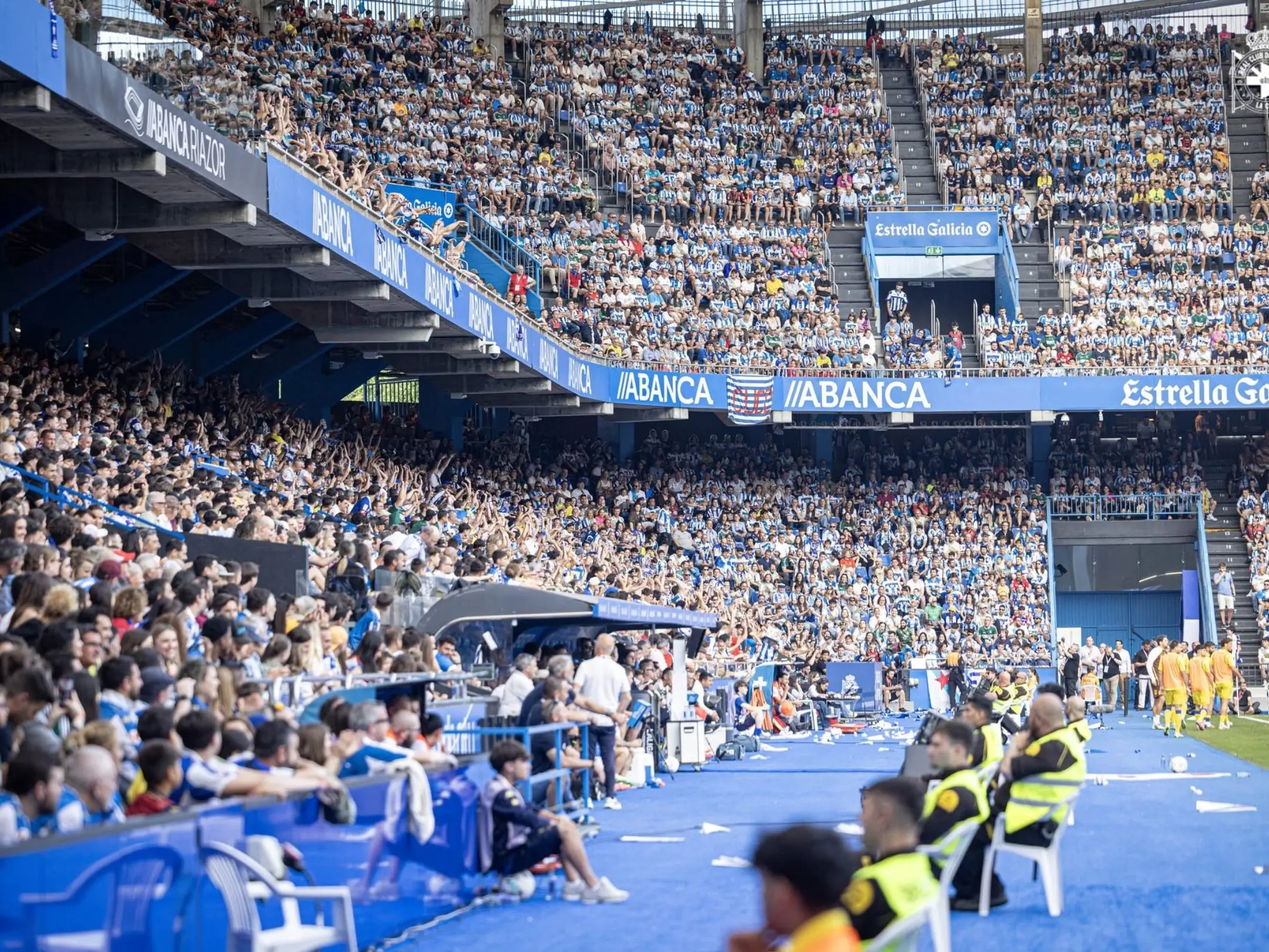 Câu lạc bộ Bóng đá Deportivo de La Coruña trở lại Laliga 5 Các cổ động viên cuồng nhiệt của câu lạc bộ bóng đá Deportivo de La Coruña