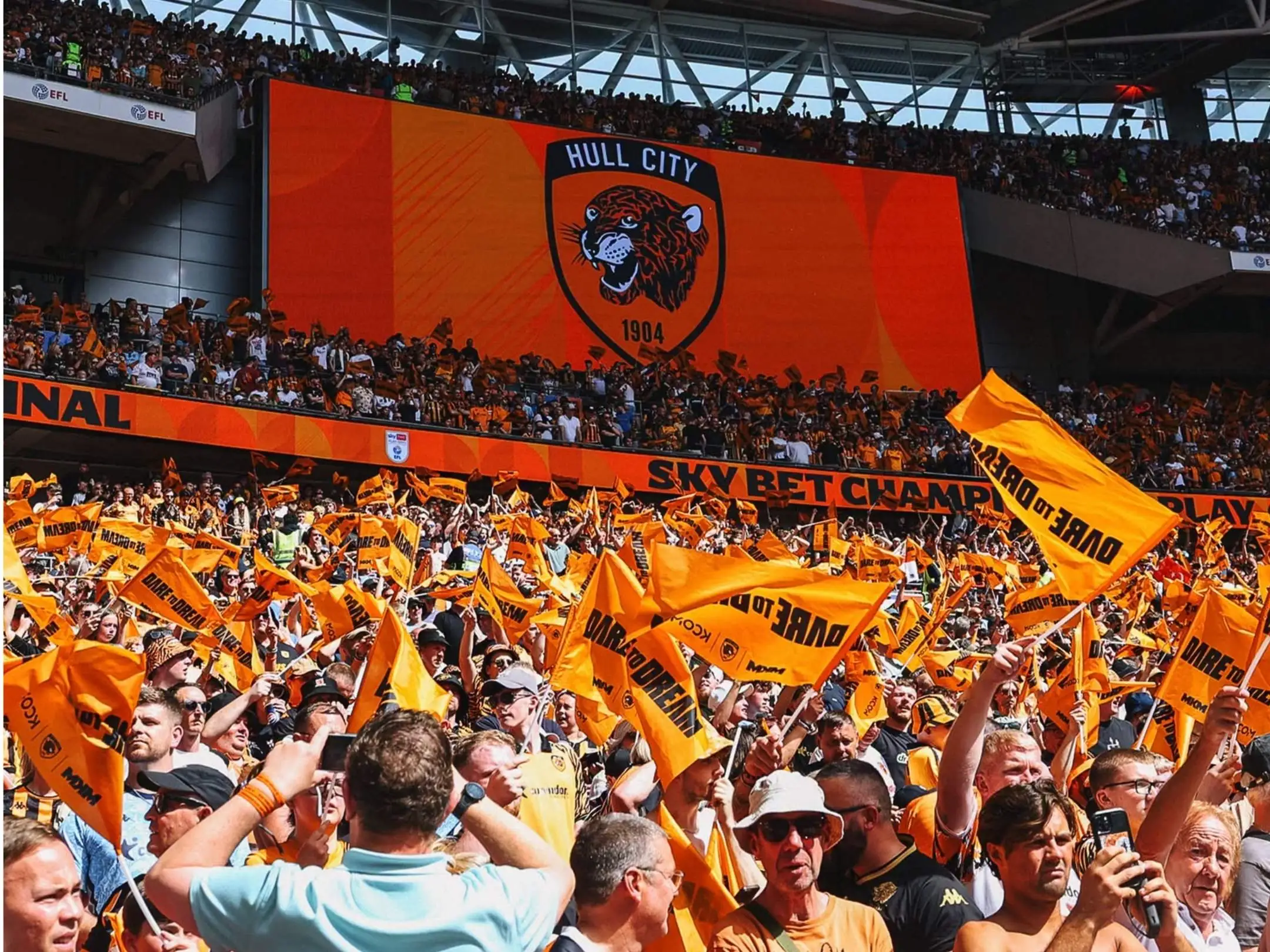 Câu lạc bộ bóng đá Hull City: Sự trở lại của bầy Hổ 6 Các cổ động viên cuồng nhiệt của câu lạc bộ bóng đá Hull City
