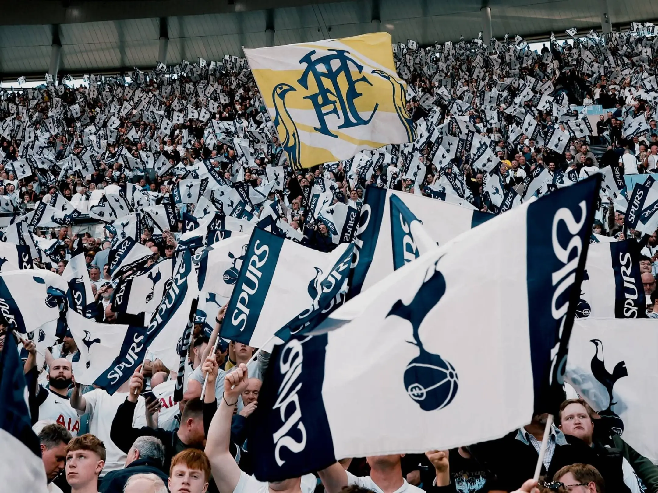 Câu lạc bộ bóng đá Tottenham Hotspur: Kiêu hãnh bắc London 5 Các cổ động viên cuồng nhiệt của câu lạc bộ bóng đá Newcastle United