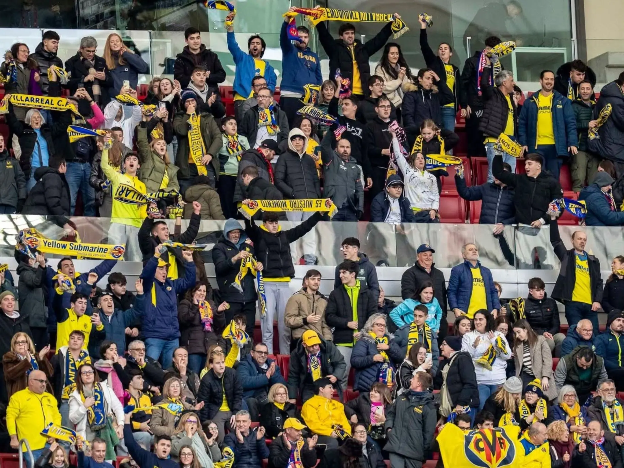 Các cổ động viên cuồng nhiệt của câu lạc bộ bóng đá Villarreal CF