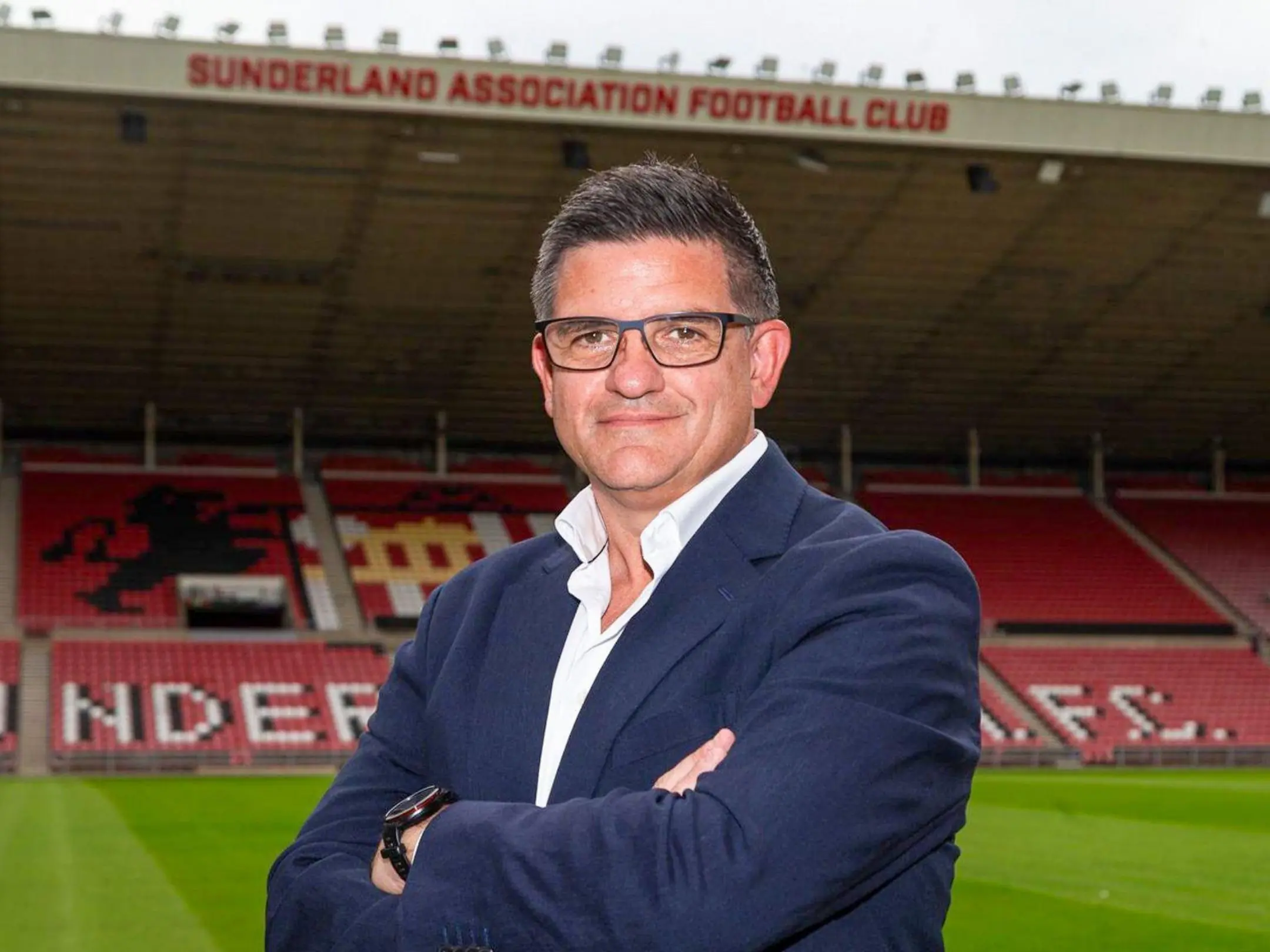 Câu lạc bộ bóng đá nữ Sunderland: Từ đội bóng nhỏ bé đến biểu tượng kiên cường vùng Đông Bắc 4 Câu lạc bộ nữ Sunderland thuộc sở hữu của Bay Collective và người điều hành trực tiếp được công bố là CEO James Gray.