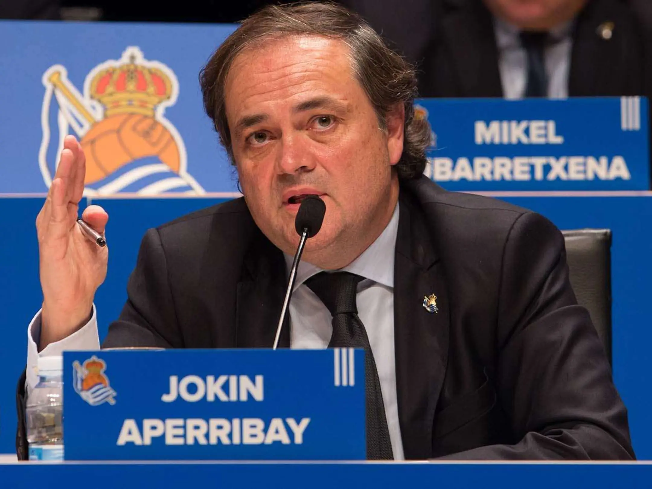 Chủ tịch của câu lạc bộ Bóng đá Real Sociedad: Jokin Aperribay Bedialauneta.