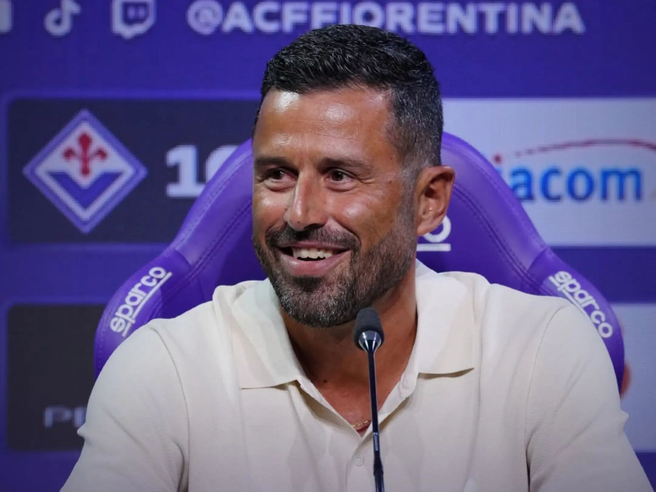 Câu lạc bộ Bóng đá Fiorentina: Trăm năm sắc tím 2 Huấn luyện viên của câu lạc bộ Bóng đá Fiorentina: Fabio Grosso.