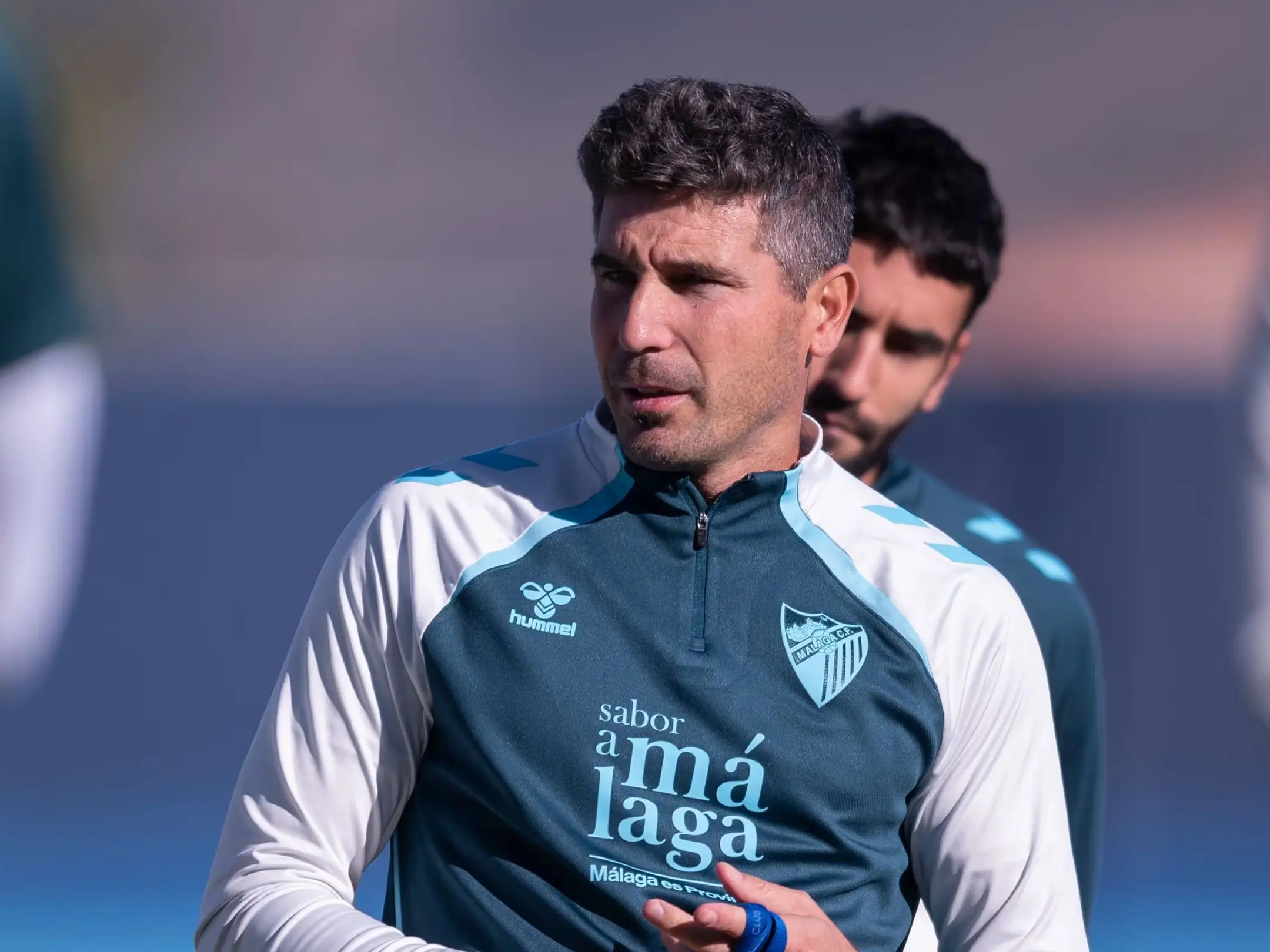 Câu lạc bộ Bóng đá Málaga CF: Hành trình trở lại Laliga 2 Huấn luyện viên của câu lạc bộ Bóng đá Málaga CF: Juan Francisco Funes.