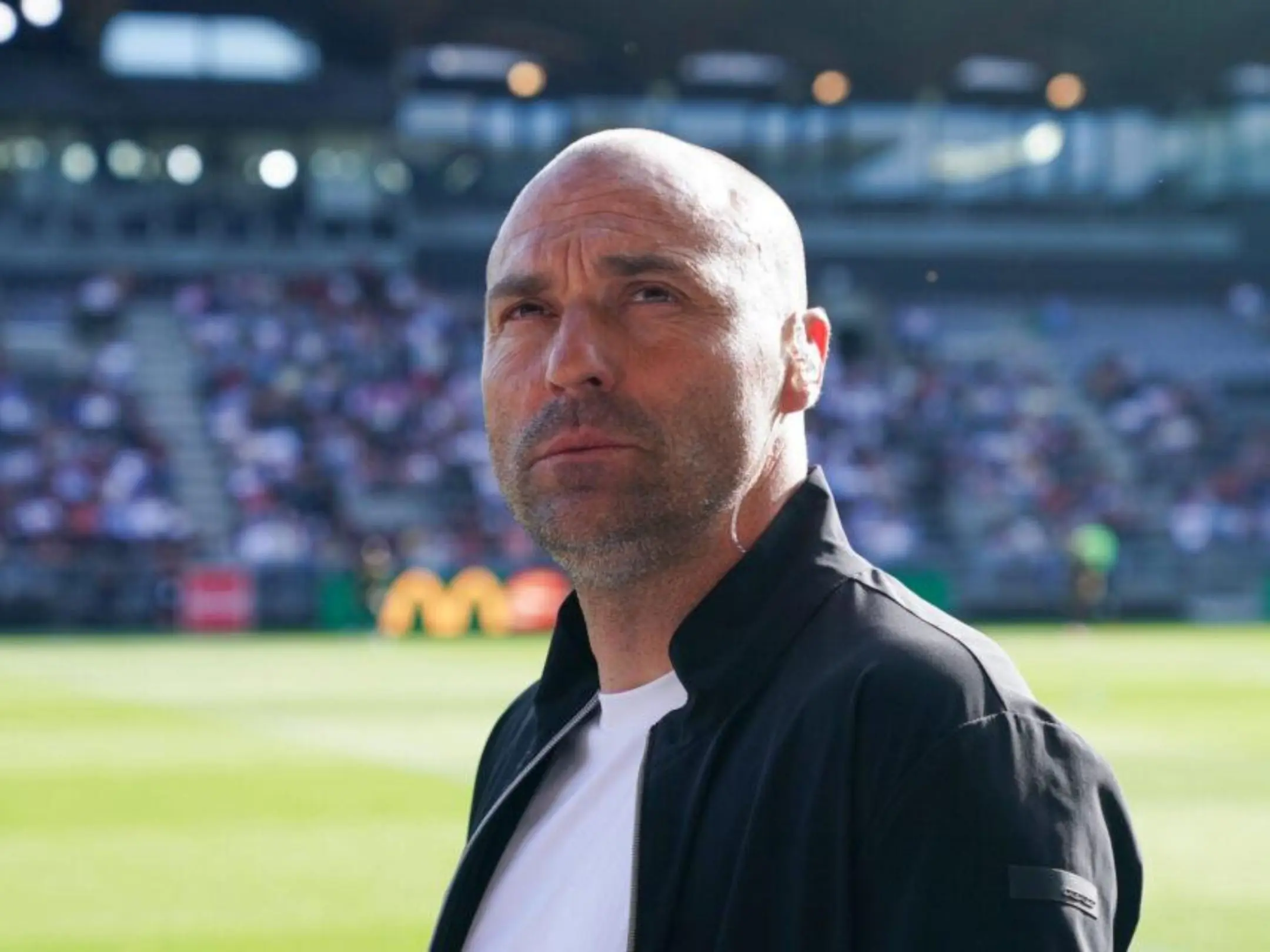 Lorient FC: Gần một thế kỷ bền bỉ cùng bóng đá Pháp 2 Huấn luyện viên của câu lạc bộ Lorient FC là Alexandre Dujeux.