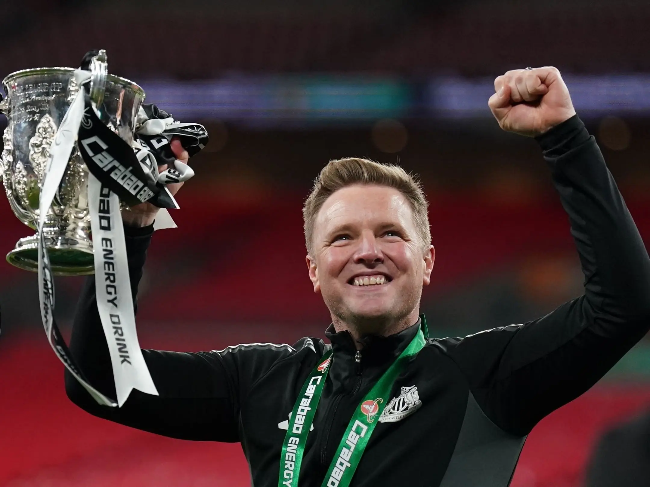 Câu lạc bộ bóng đá Newcastle United: Khát vọng xưng vương 2 Huấn luyện viên của câu lạc bộ Newcastle United: vị trí này đang tạm thời bỏ trống sau khi Eddie Howe từ chức vào cuối tháng 7/2026.