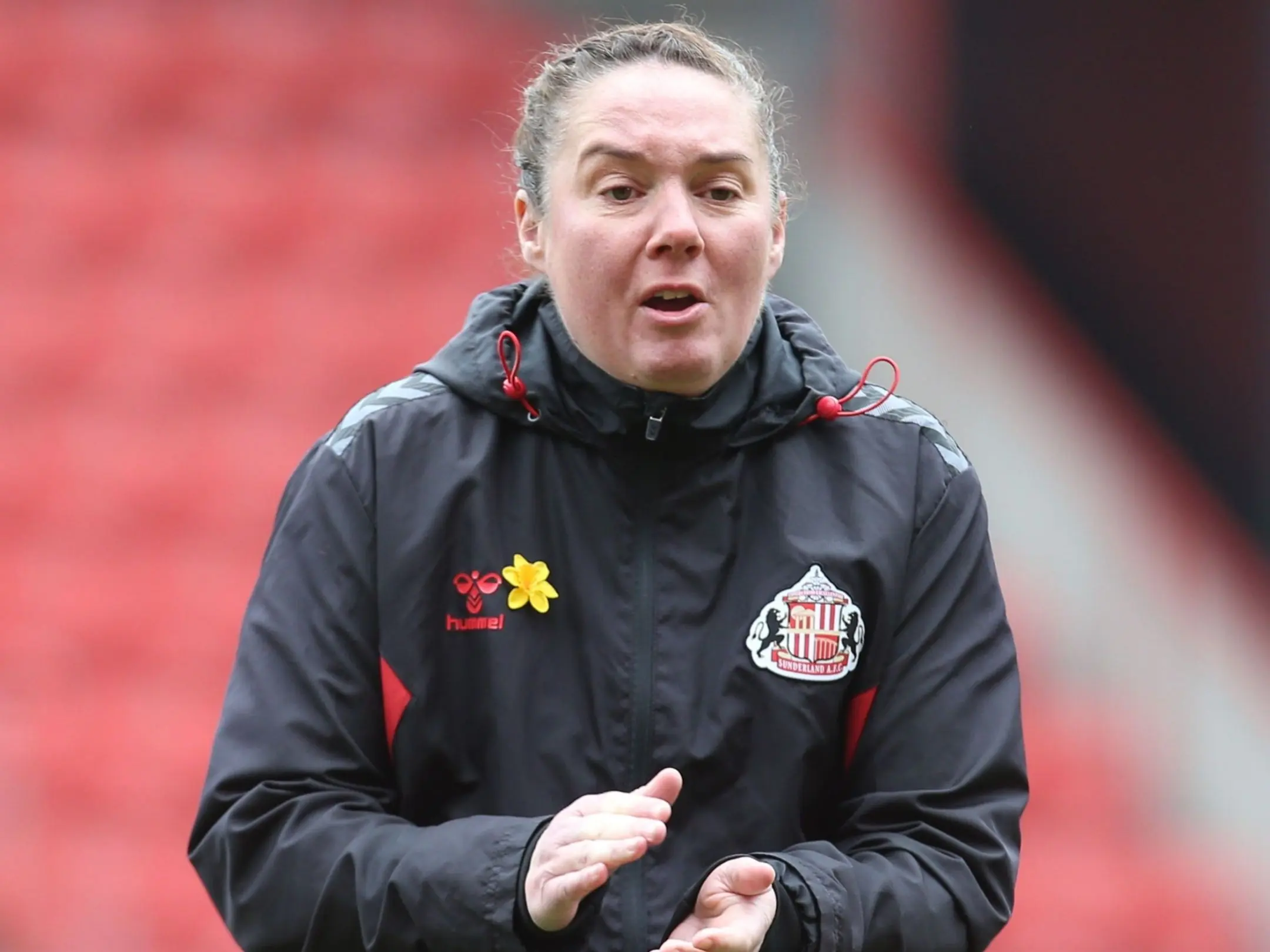 Câu lạc bộ bóng đá nữ Sunderland: Từ đội bóng nhỏ bé đến biểu tượng kiên cường vùng Đông Bắc 3 Huấn luyện viên của câu lạc bộ nữ Sunderland: Melanie “Mel” Reay.