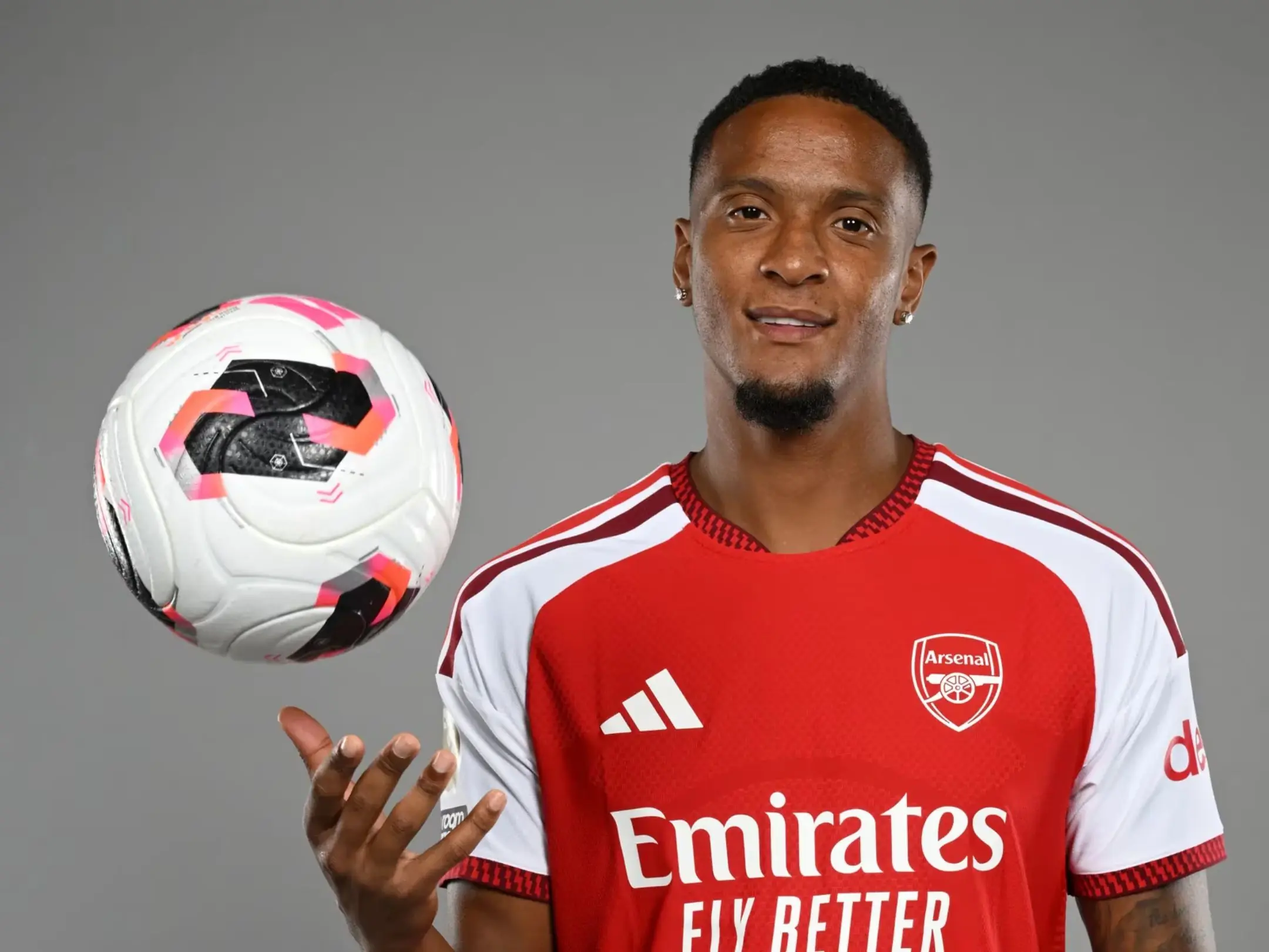 Arsenal chiêu mộ Ezri Konsa, giải pháp cấp bách cho hàng thủ 2 Konsa sẽ đóng vai trò gì trong hệ thống của Arteta?
