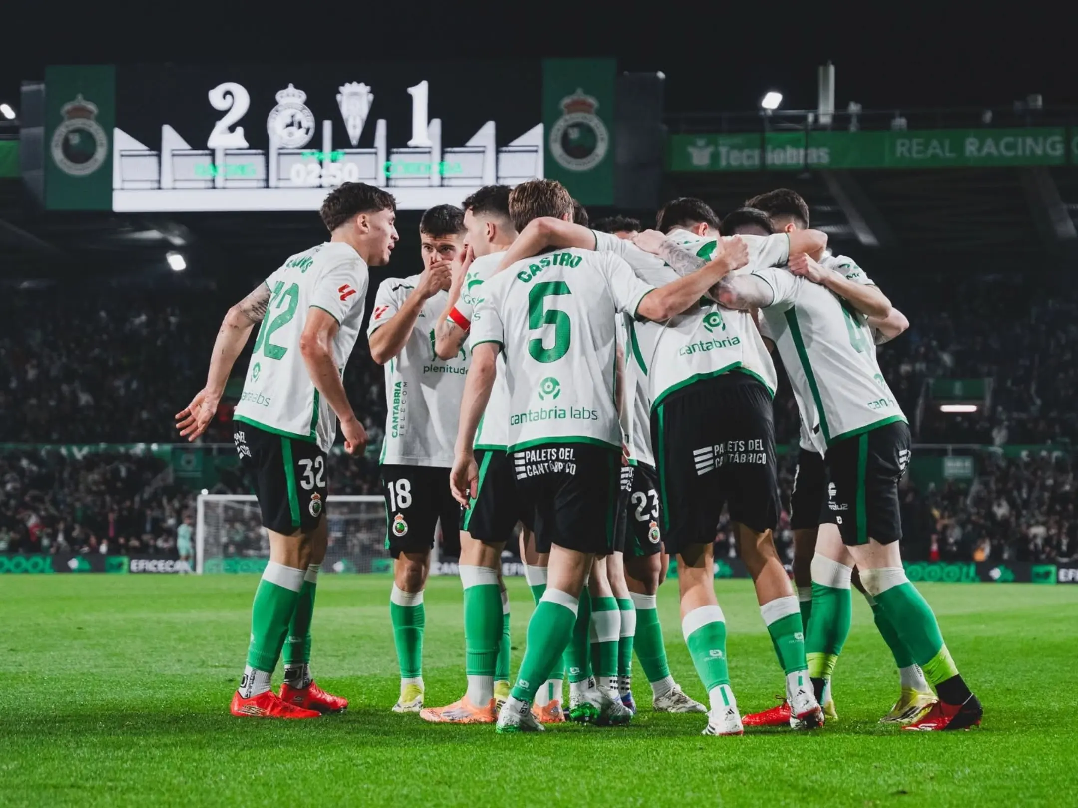 Racing de Santander: Ngày El Sardinero trở lại giải đấu cao nhất Tây Ban Nha 2 Màu sắc truyền thống của câu lạc bộ Racing de Santander