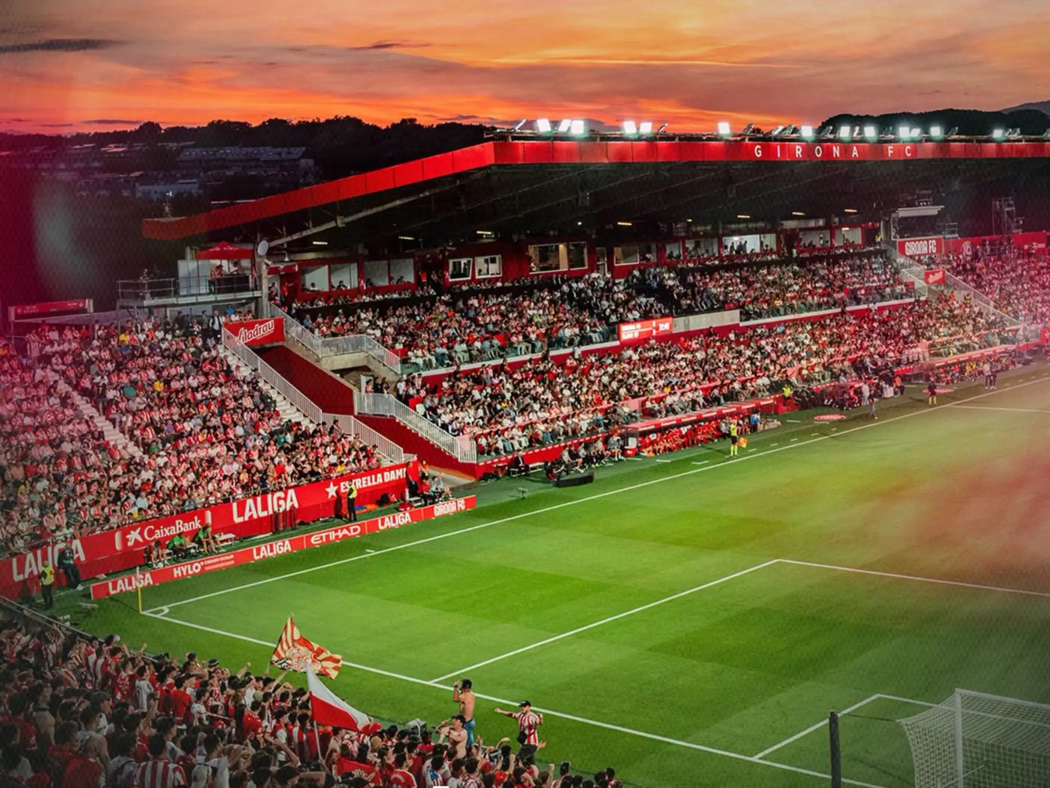 Girona FC – Lịch sử, bản sắc và hành trình trở lại LaLiga 5 Quang cảnh bên trong sân Estadio Municipal de Montilivi.