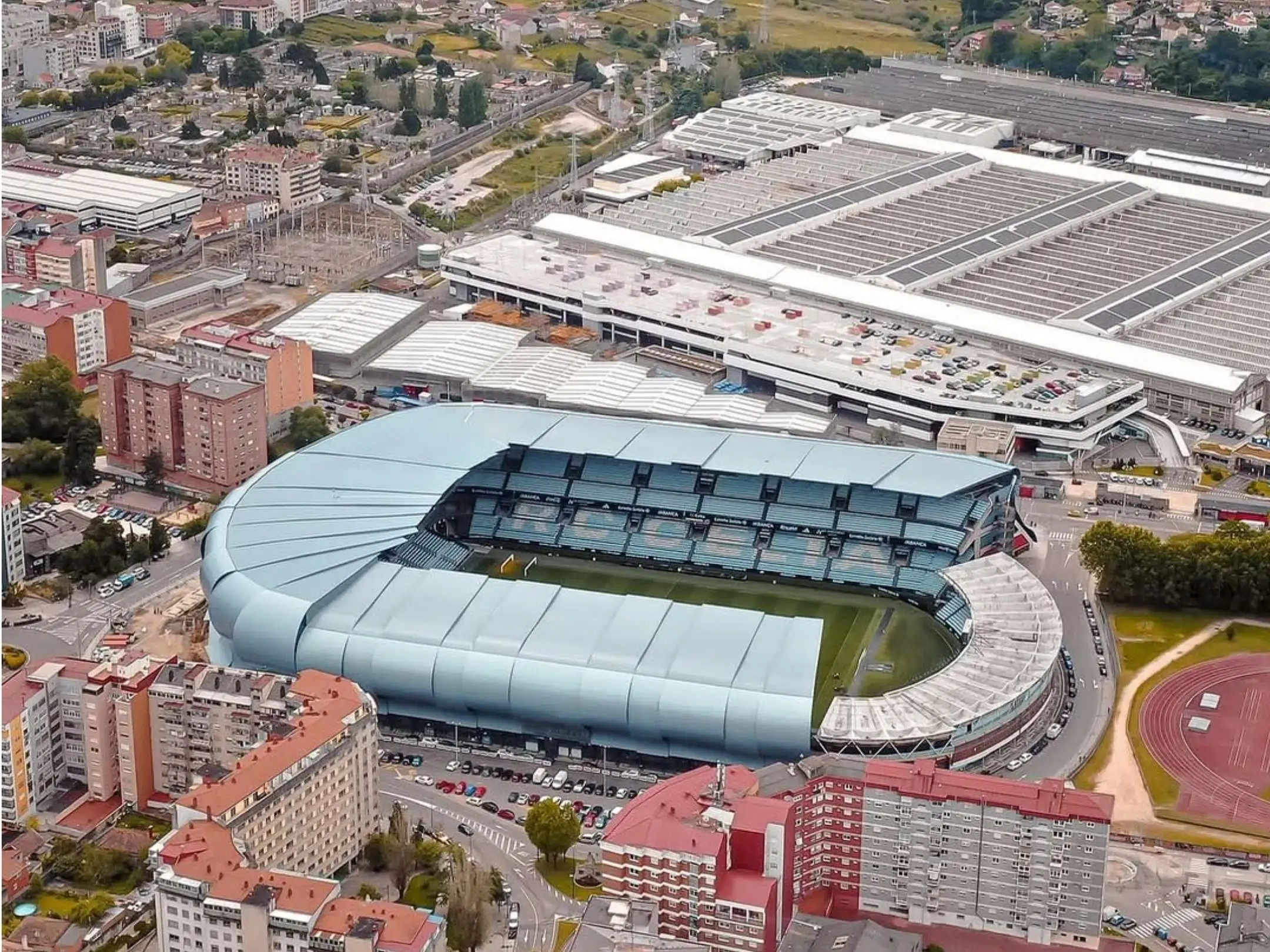 Câu lạc bộ Bóng đá Celta Vigo FC – Sắc xanh của Galicia giữa những con sóng LaLiga 5 Sân nhà của câu lạc bộ Bóng đá Celta Vigo FC là sân vận động Estadio ABANCA Balaídos.