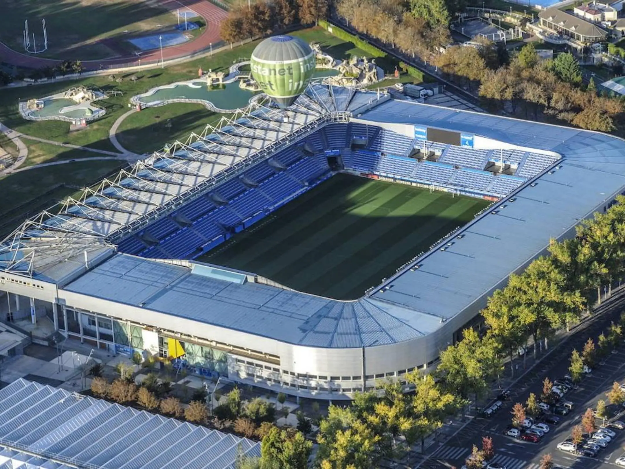Sân nhà của câu lạc bộ Bóng đá Deportivo Alavés là sân vận động Mendizorroza.