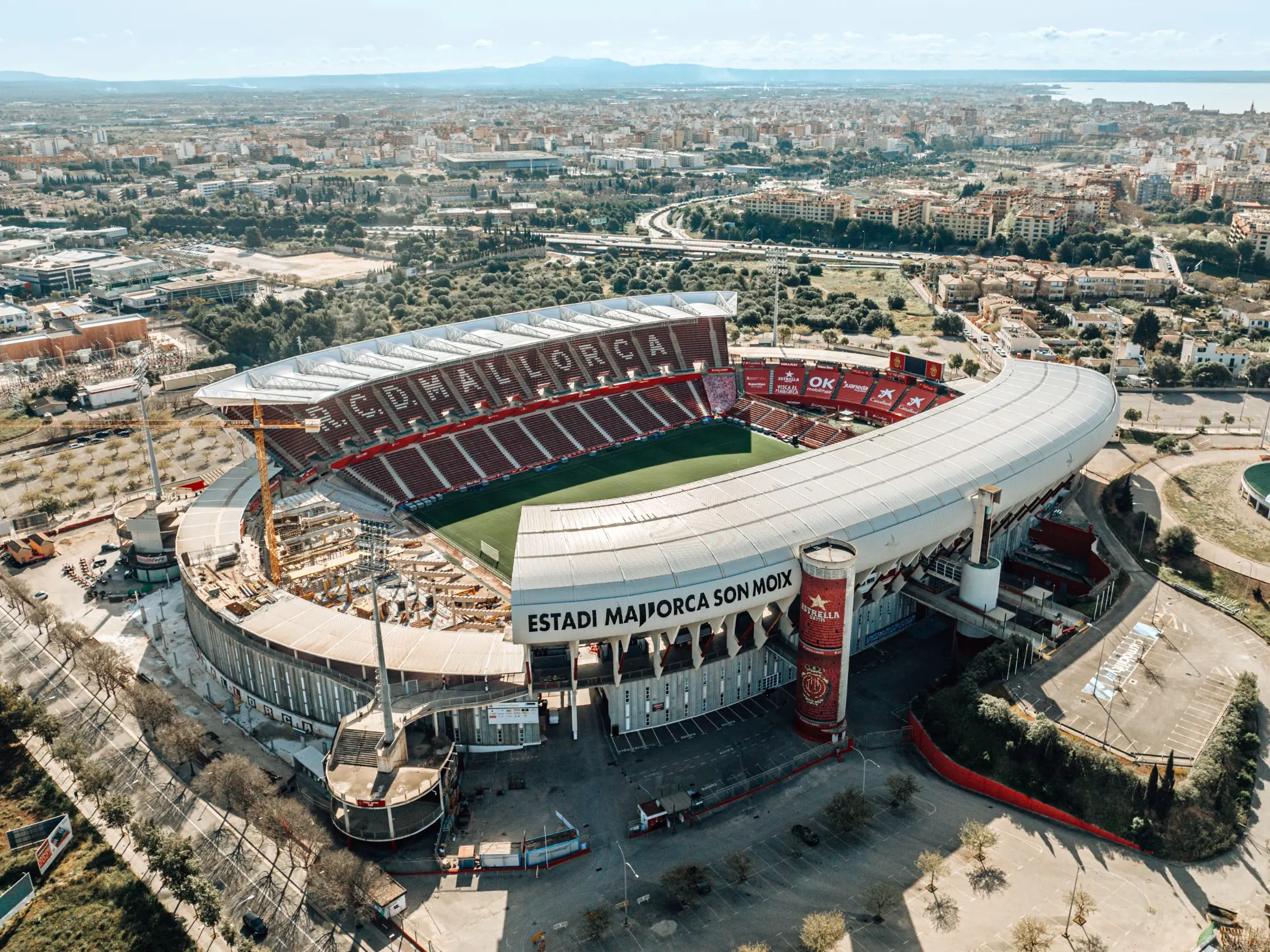 Sân nhà của câu lạc bộ Bóng đá RCD Mallorca là sân vận động Estadi Mallorca Son Moix.