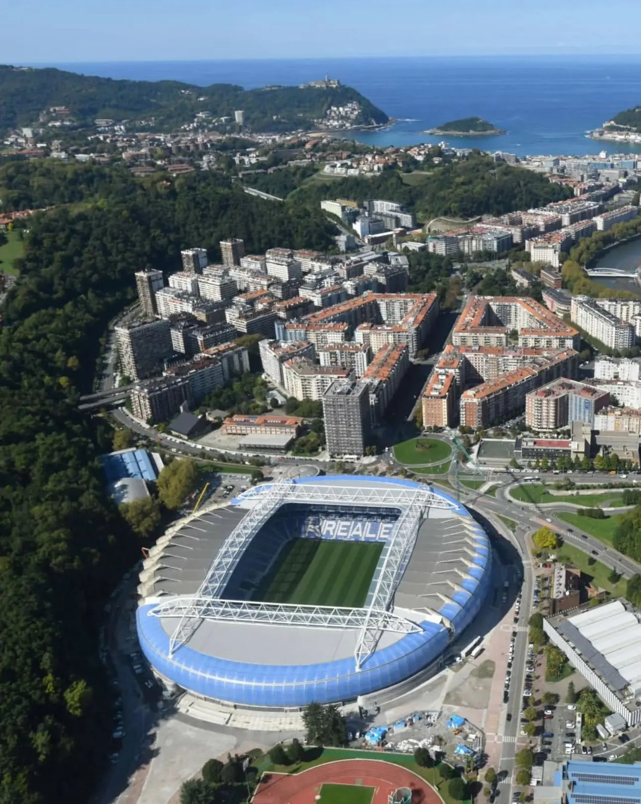 Sân nhà của câu lạc bộ Bóng đá Real Sociedad là sân vận động Reale Arena.